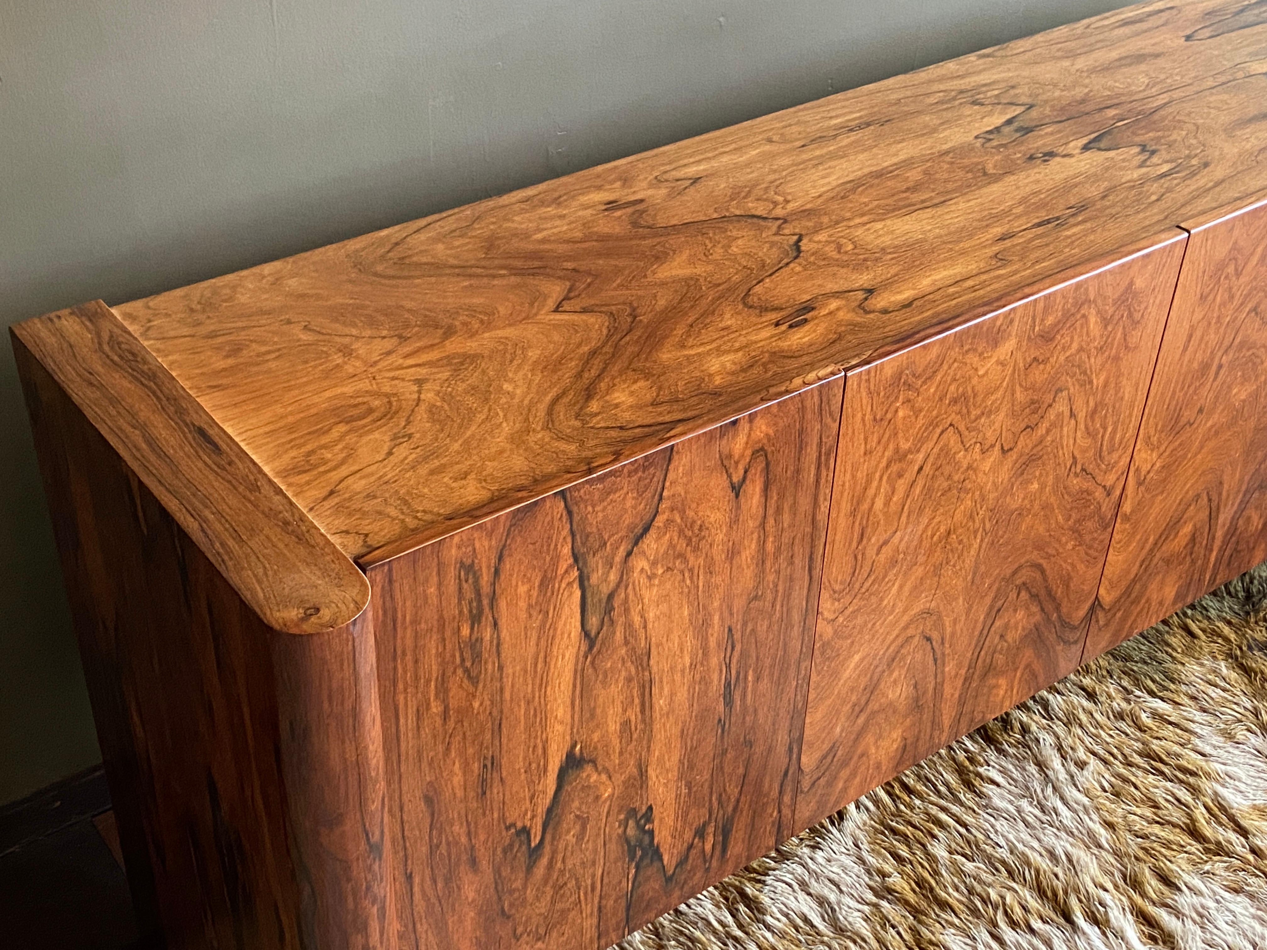 Credenza in legno esotico di metà secolo 1970 di Werner Kanner in vendita 1