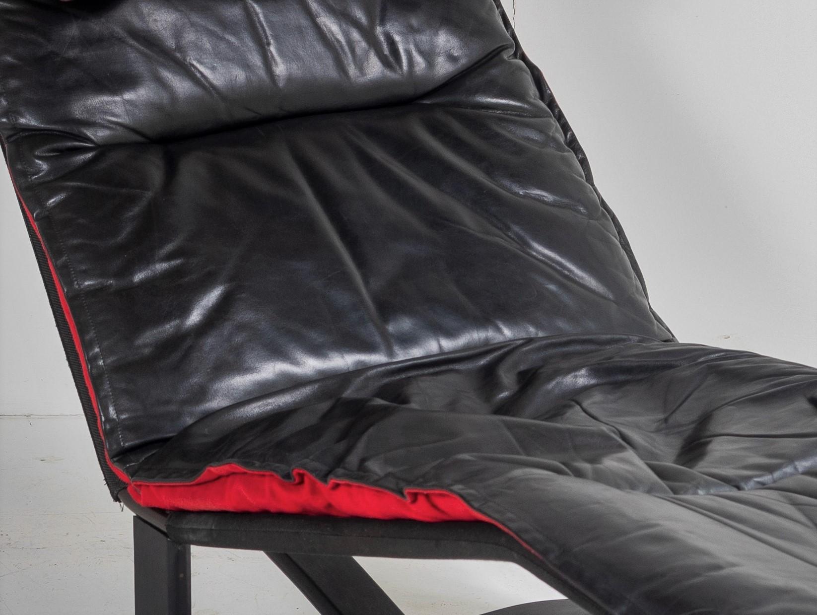 Chaise longue inclinable en cuir noir, milieu des années 1970, Ingmar Relling en vente 3