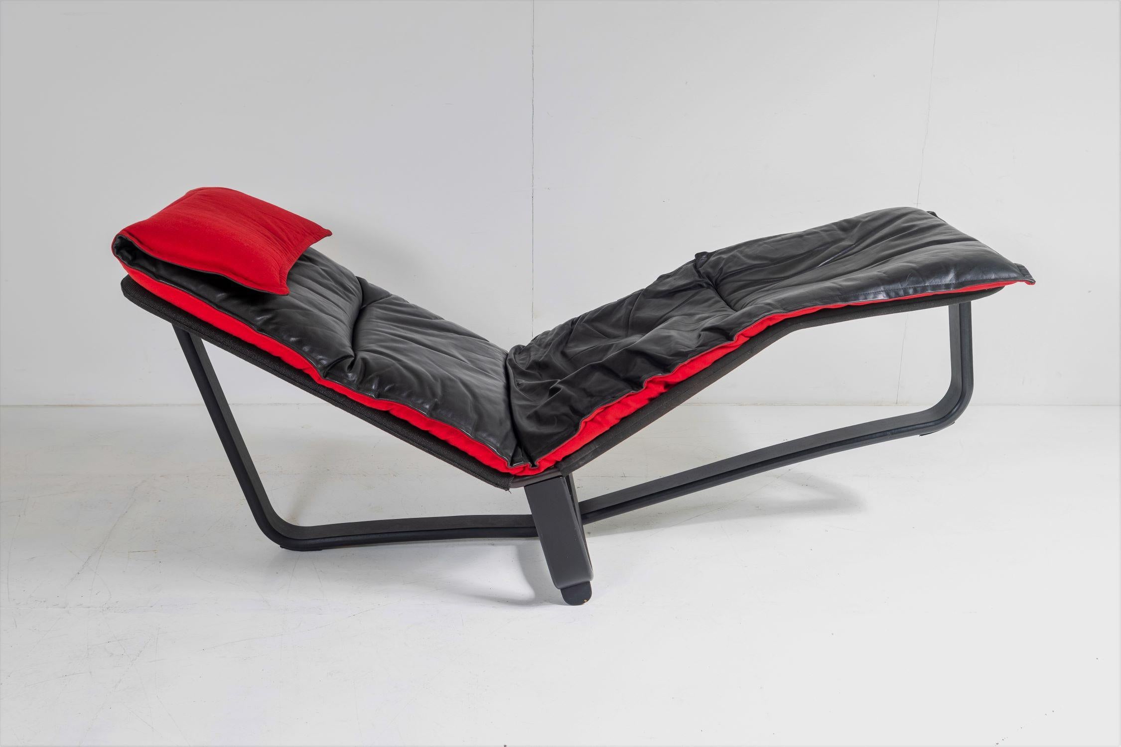 Mid Century 1970s Ingmar Relling Black Leather Reclining Chaise Lounger For Sale 4