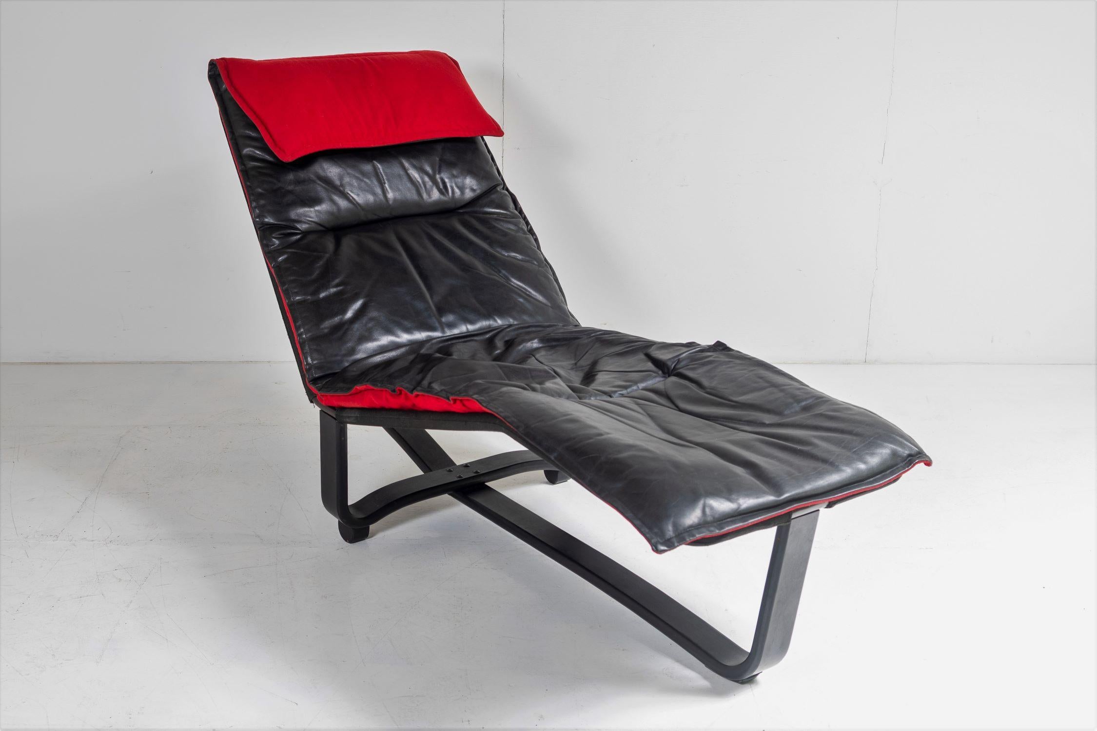Mid Century 1970s Ingmar Relling Black Leather Reclining Chaise Lounger For Sale 8