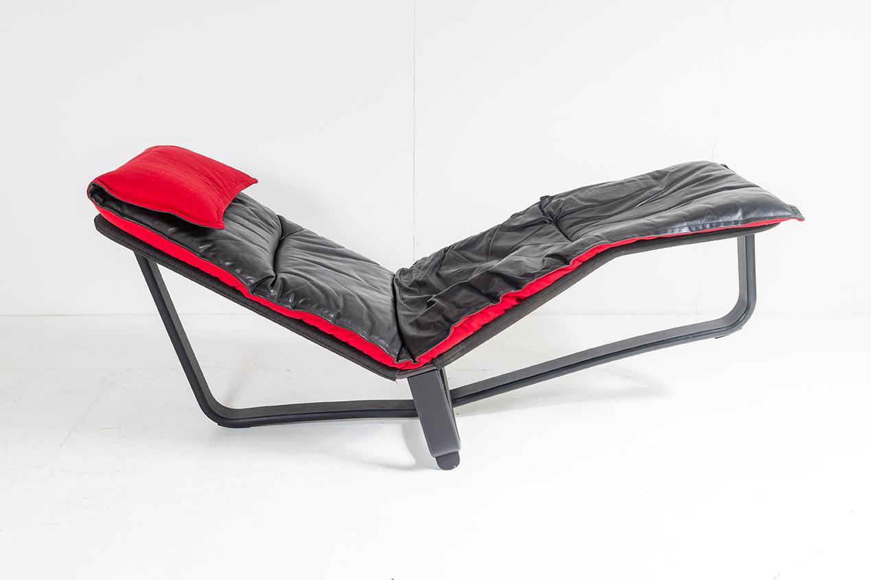 reclining chaise lounge chair