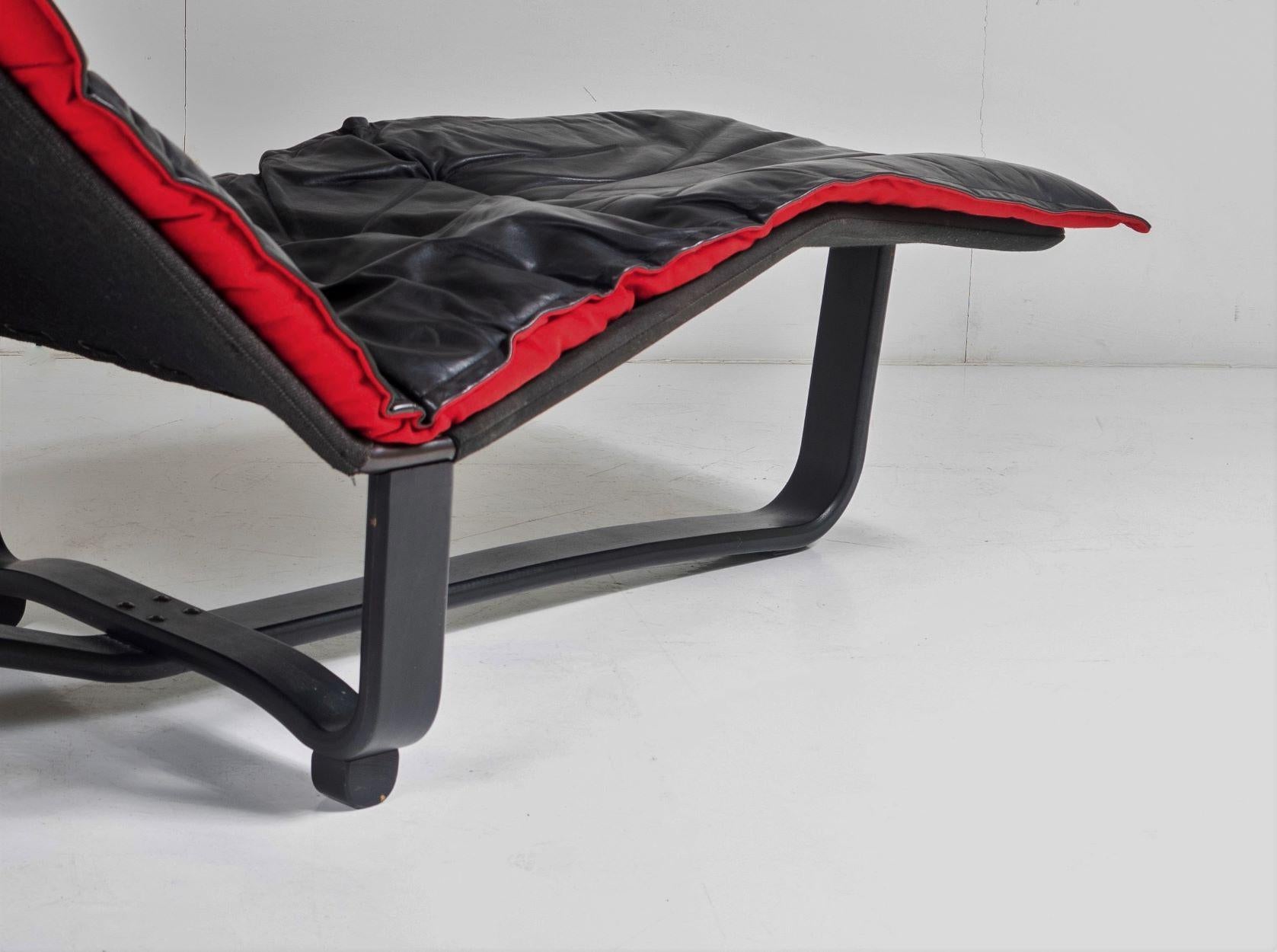 Chaise longue inclinable en cuir noir, milieu des années 1970, Ingmar Relling en vente 2