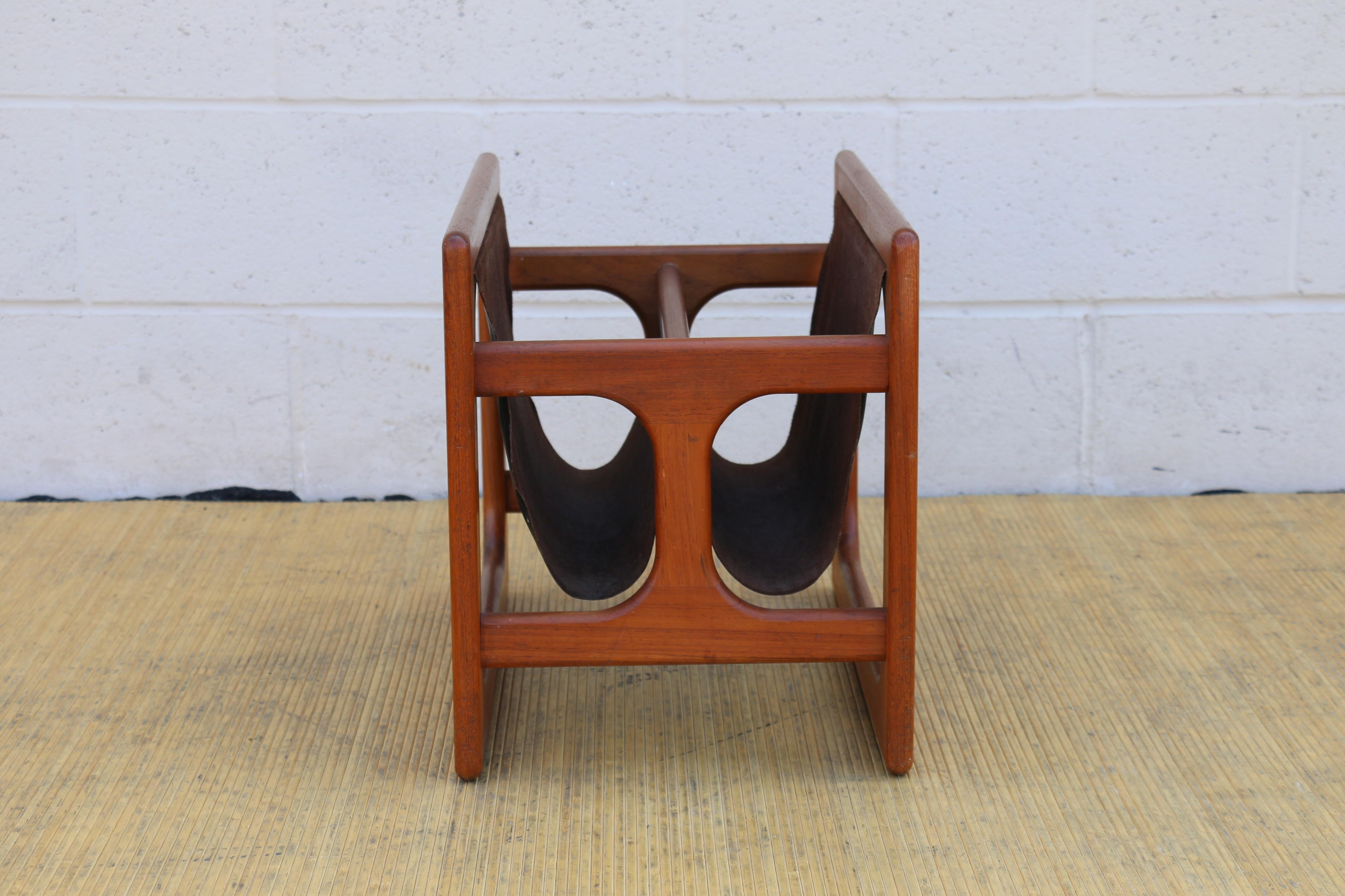 Mid Century 1970s Minimalistic Danish Teak Magazine Rack For Sale 1