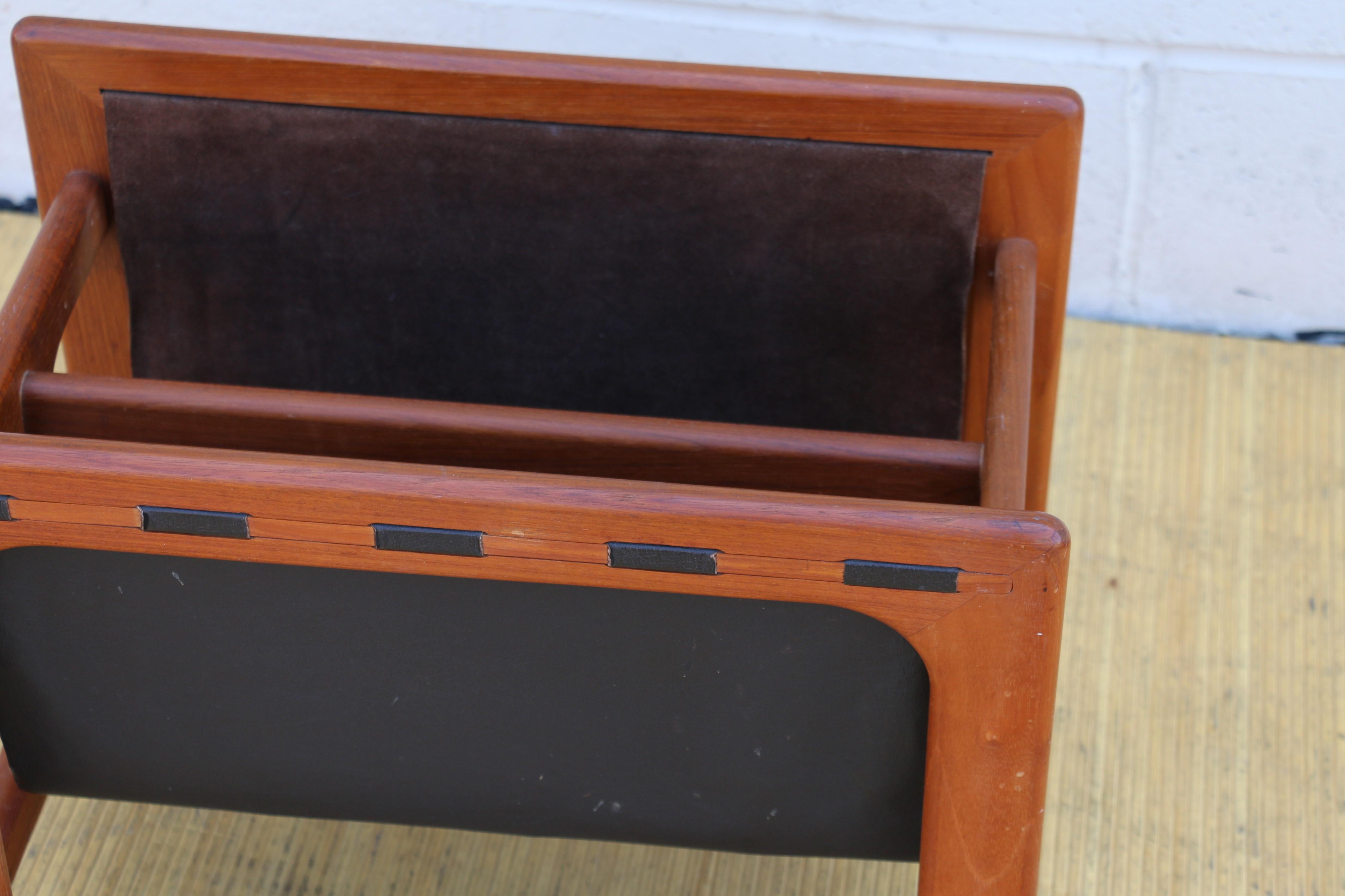 Mid Century 1970s Minimalistic Danish Teak Magazine Rack For Sale 3