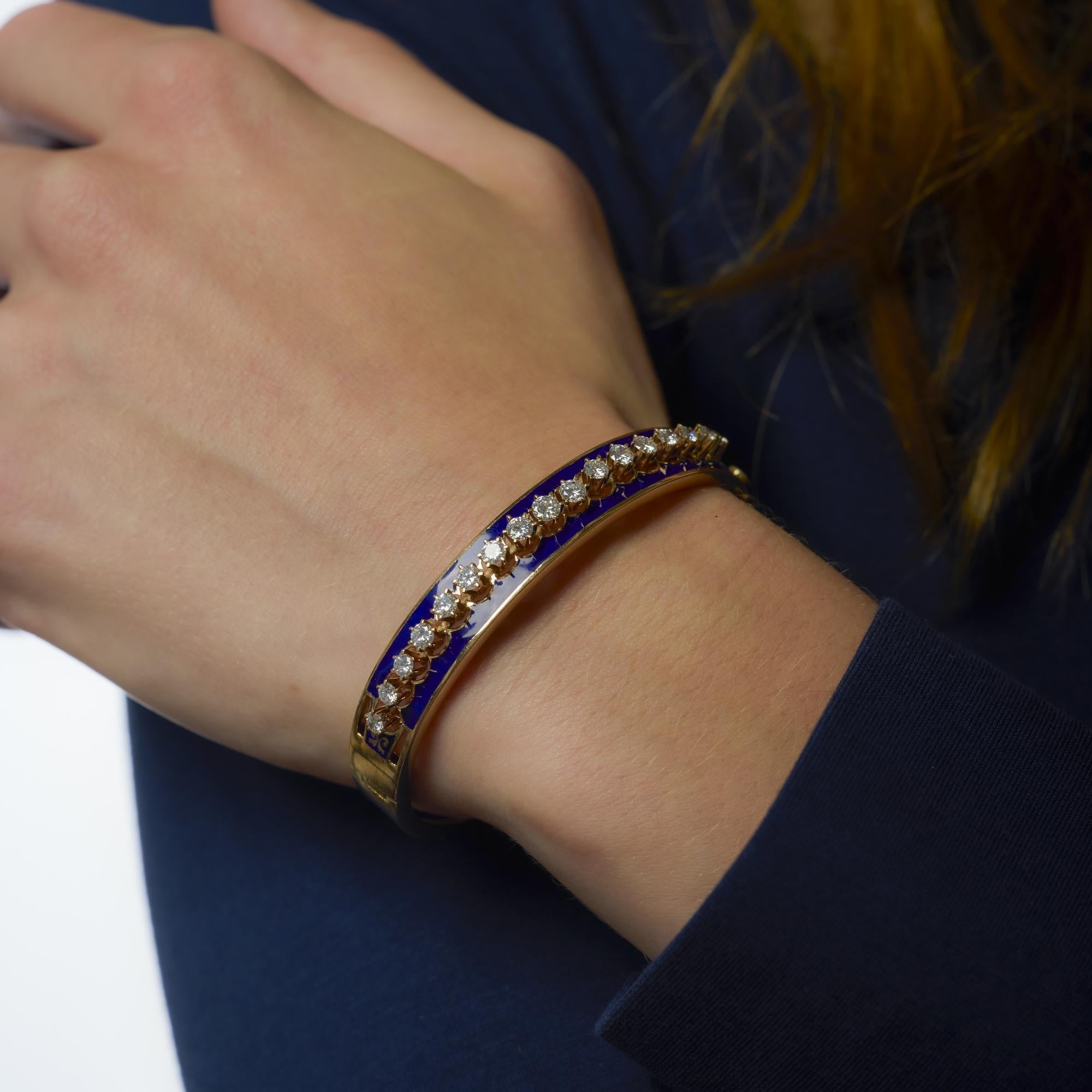 Pulsera de esmalte de oro amarillo de 14k con diamantes de 2 quilates de mediados de siglo Contemporáneo en venta