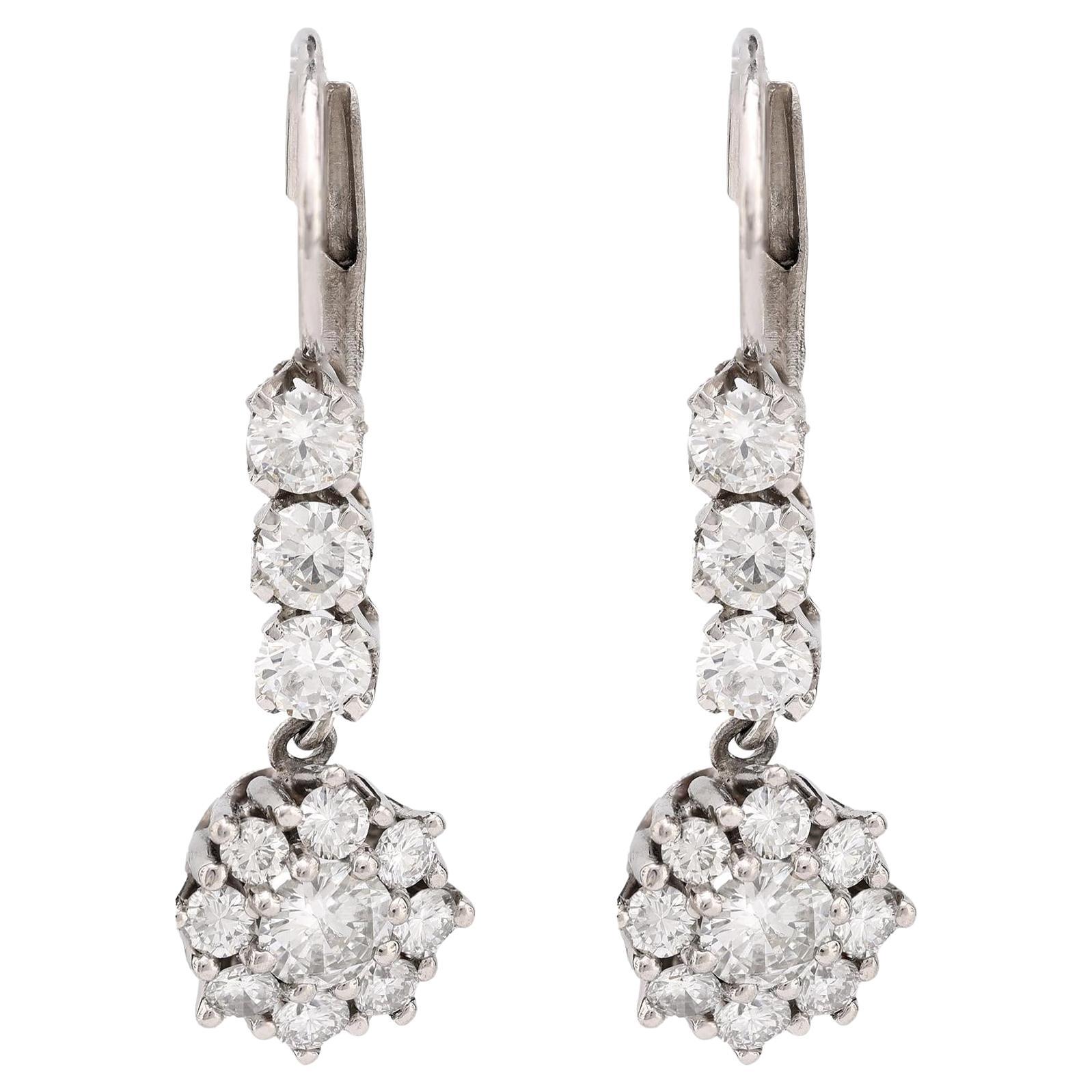 Boucles d'oreilles fleur en platine, poids total de 2 carats de diamants, milieu du siècle