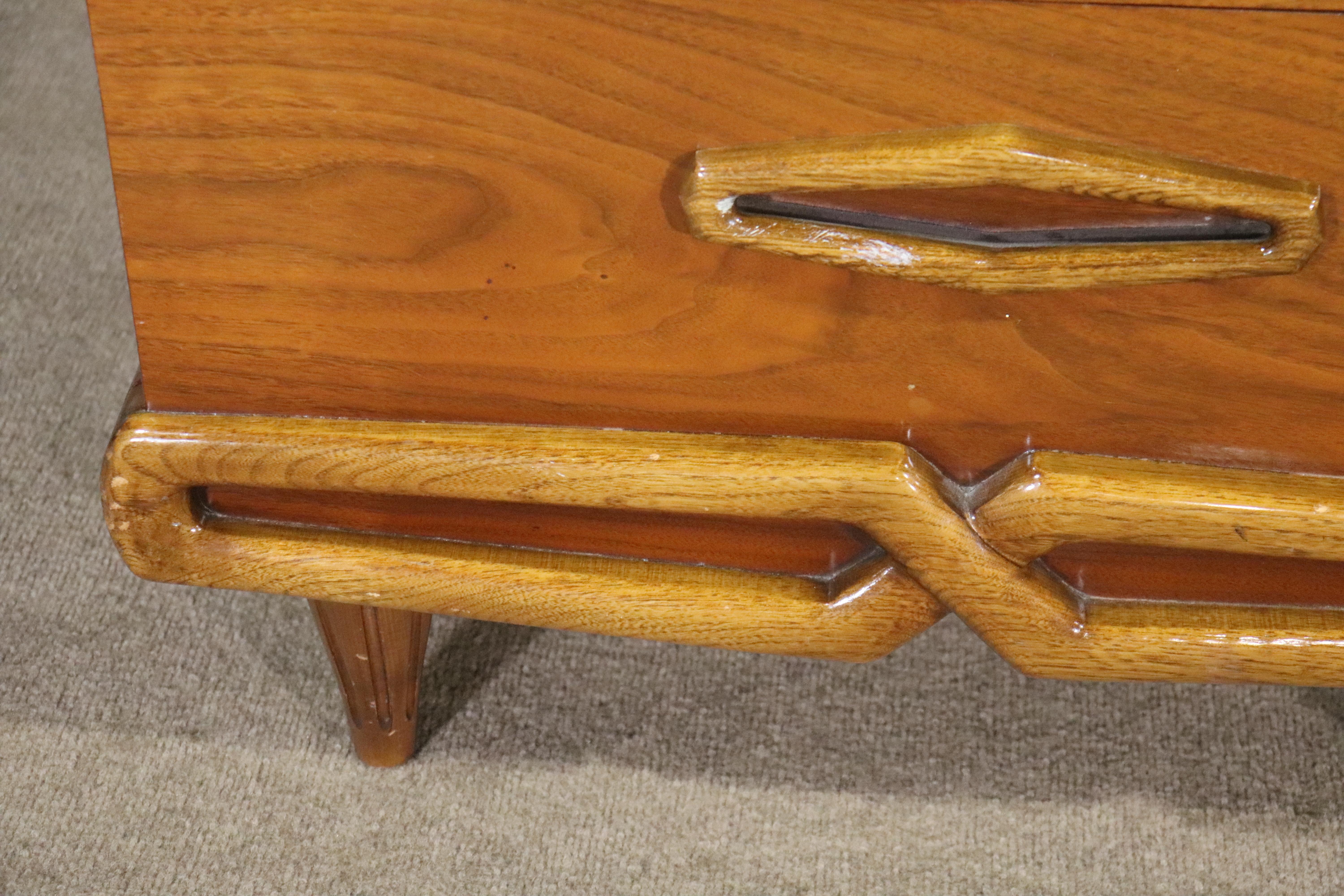 Mid-Century 2 Drawer Nightstands For Sale 5
