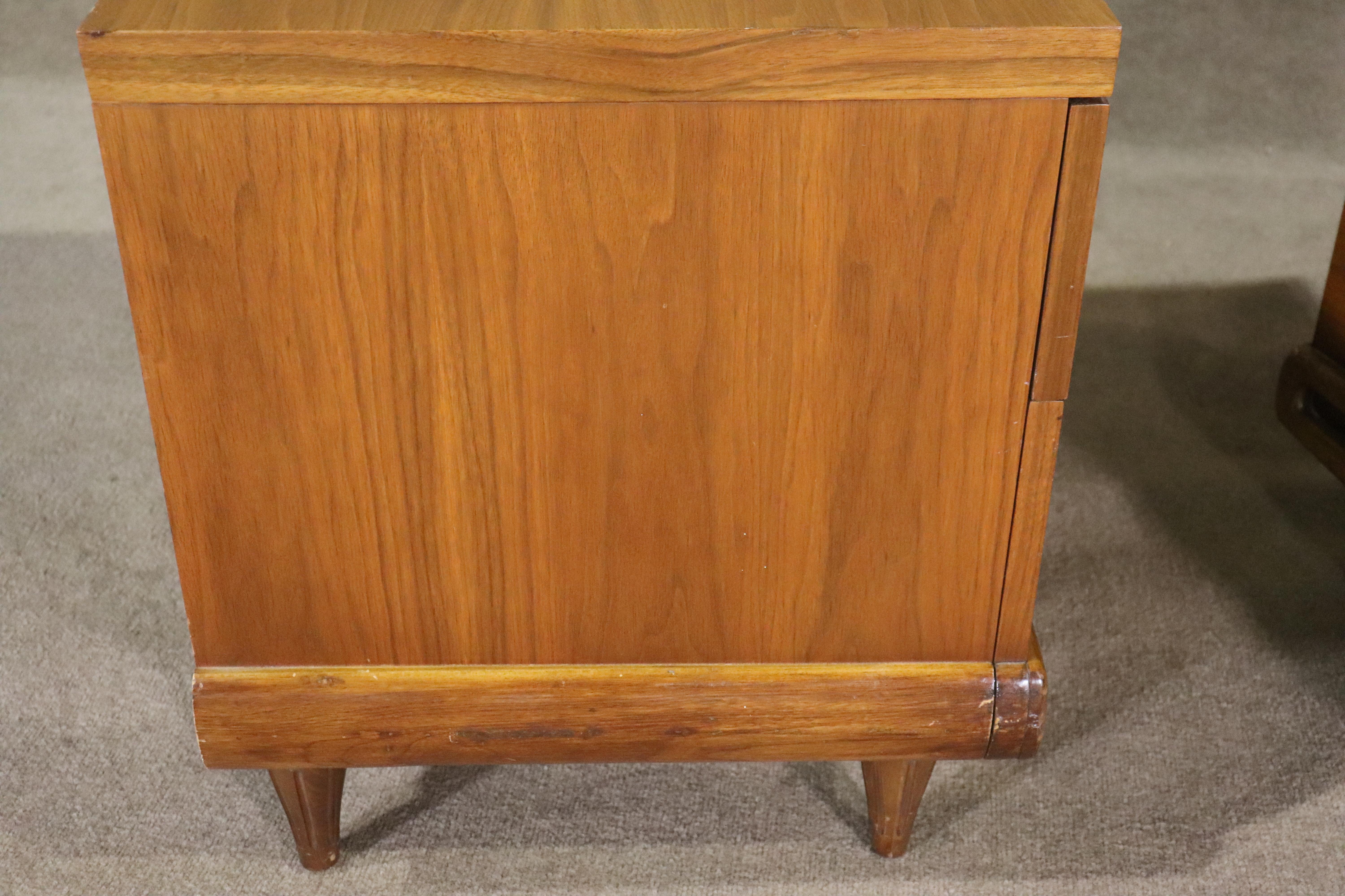 Mid-Century 2 Drawer Nightstands For Sale 6