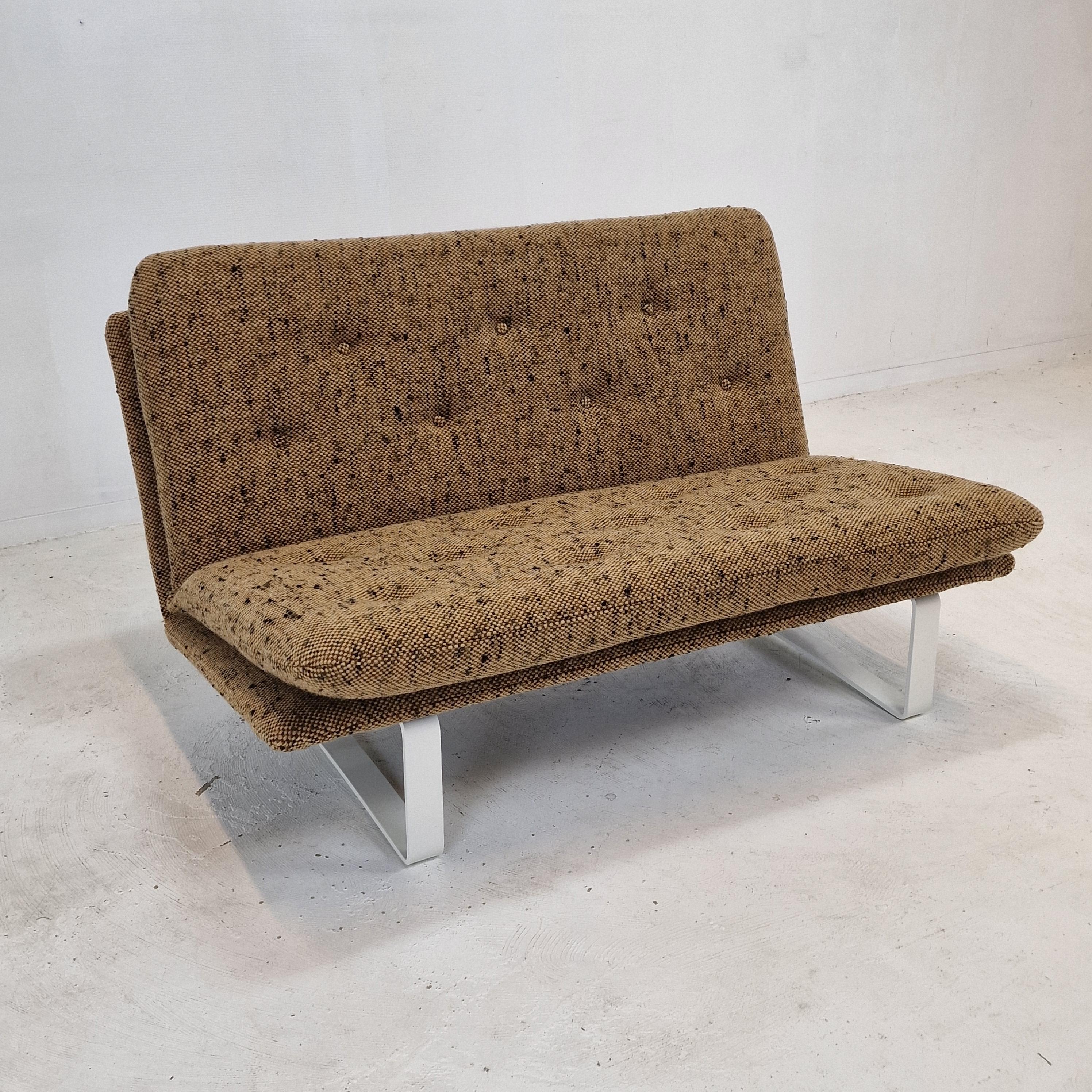 2-Sitz-Sofa aus der Mitte des Jahrhunderts von Kho Liang Ie für Artifort, 1960er Jahre (Gemalt) im Angebot