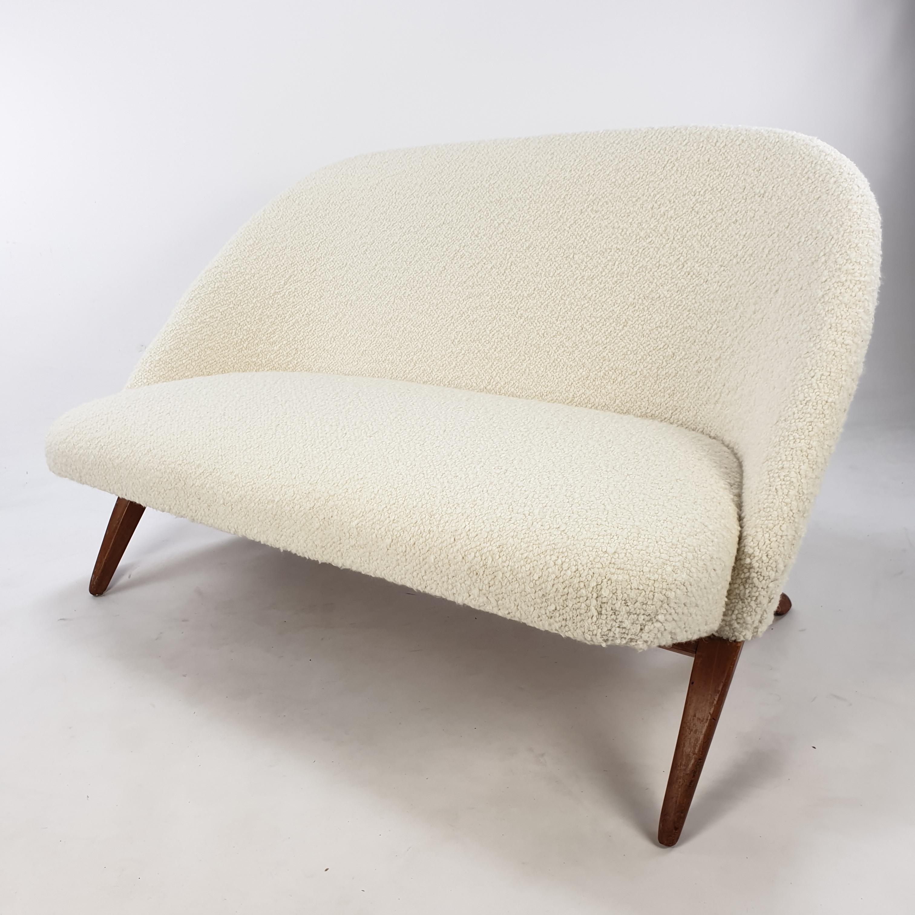 Mid Century 2-Seat Sofa by Theo Ruth for Artifort, 1950s In Excellent Condition In Oud Beijerland, NL