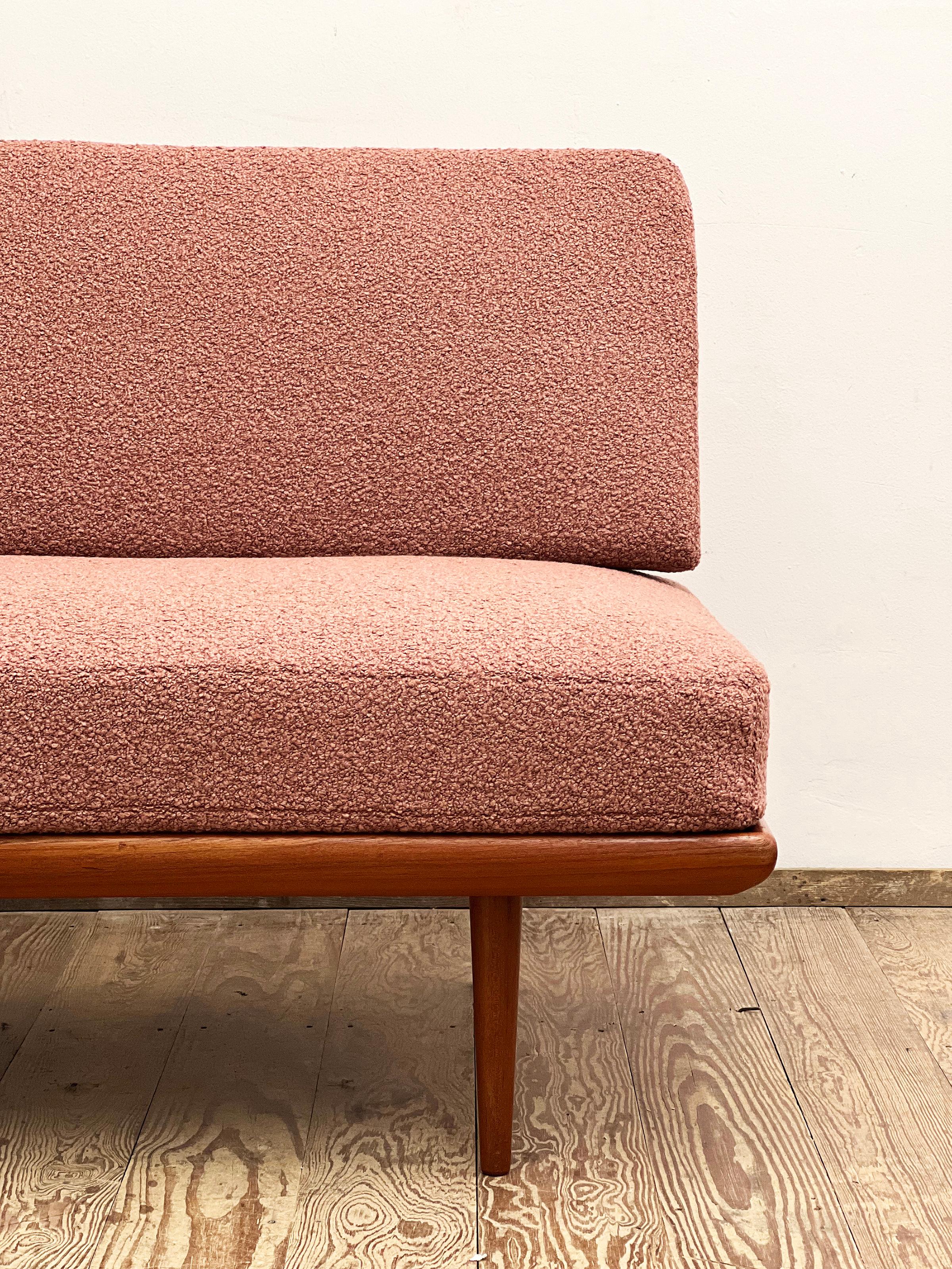 Mid-Century 2-Seat Sofa, Minerva Series by Peter Hvidt and Orla Mølgaard Nielsen For Sale 4