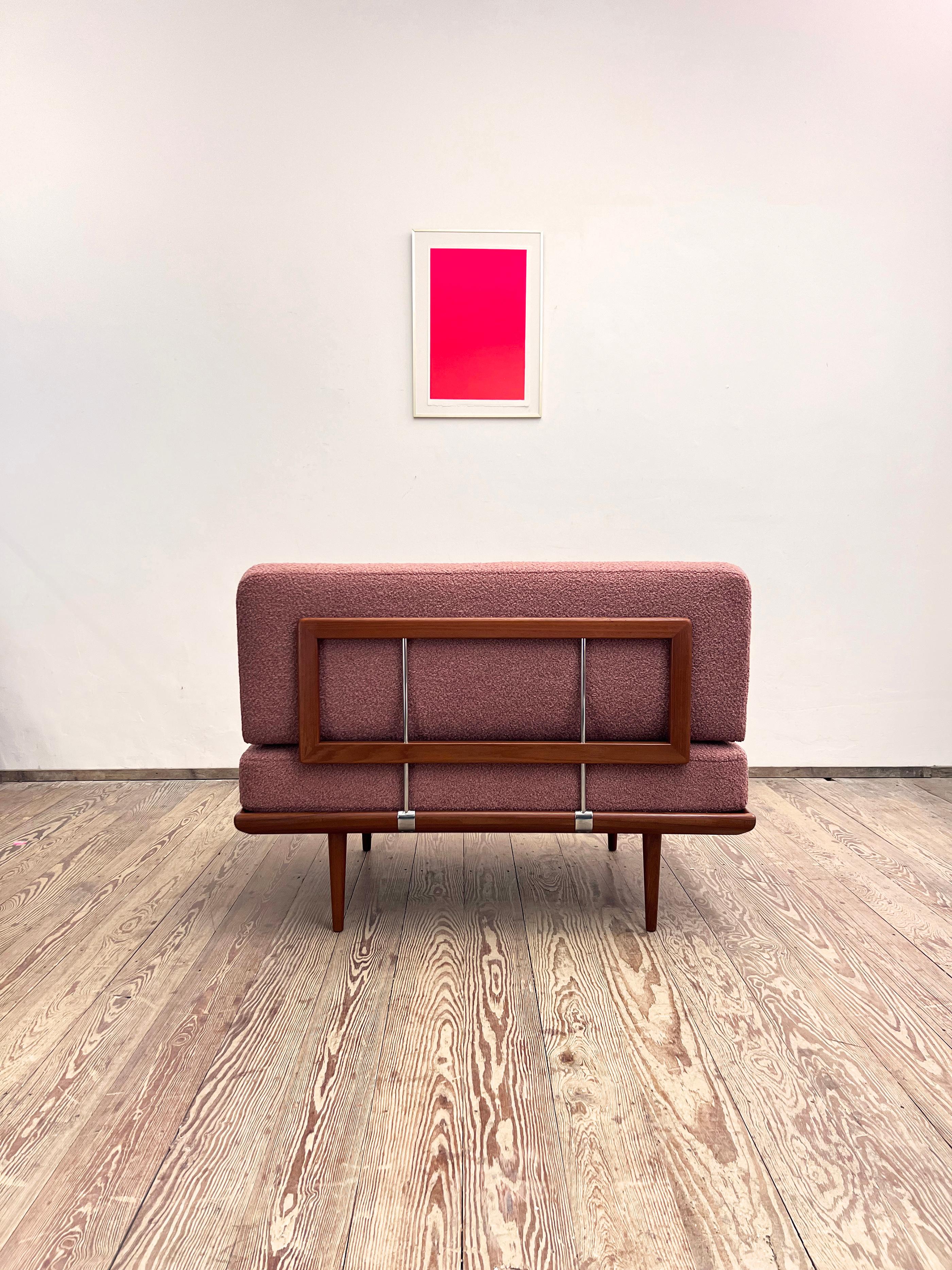 Mid-Century 2-Sitz Sofa, Minerva Serie von Peter Hvidt und Orla Mølgaard-Nielsen (Handgeschnitzt) im Angebot
