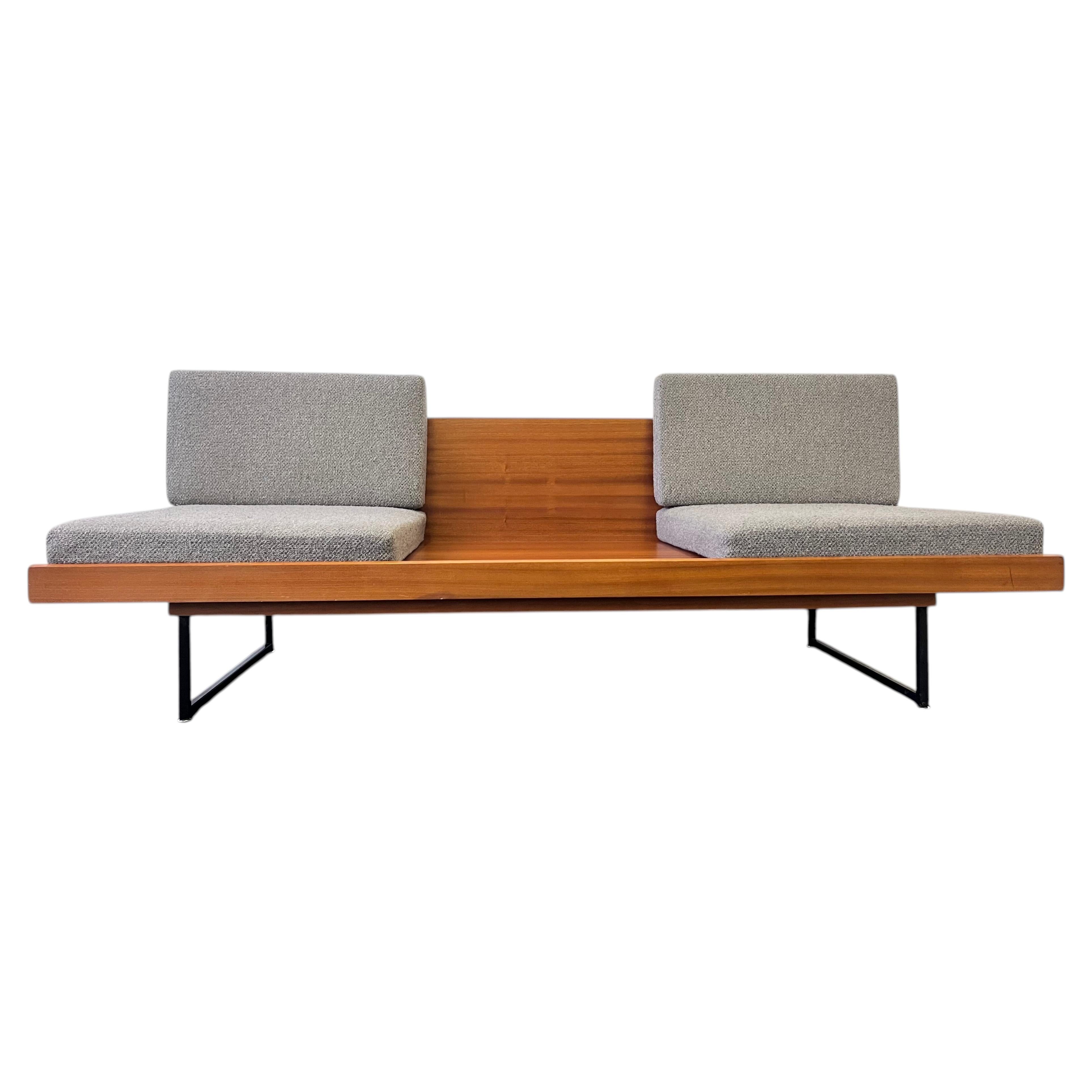 Mid century 2 seater Design Sofa/daybed in mahagony - 1970 / Czechoslovakia