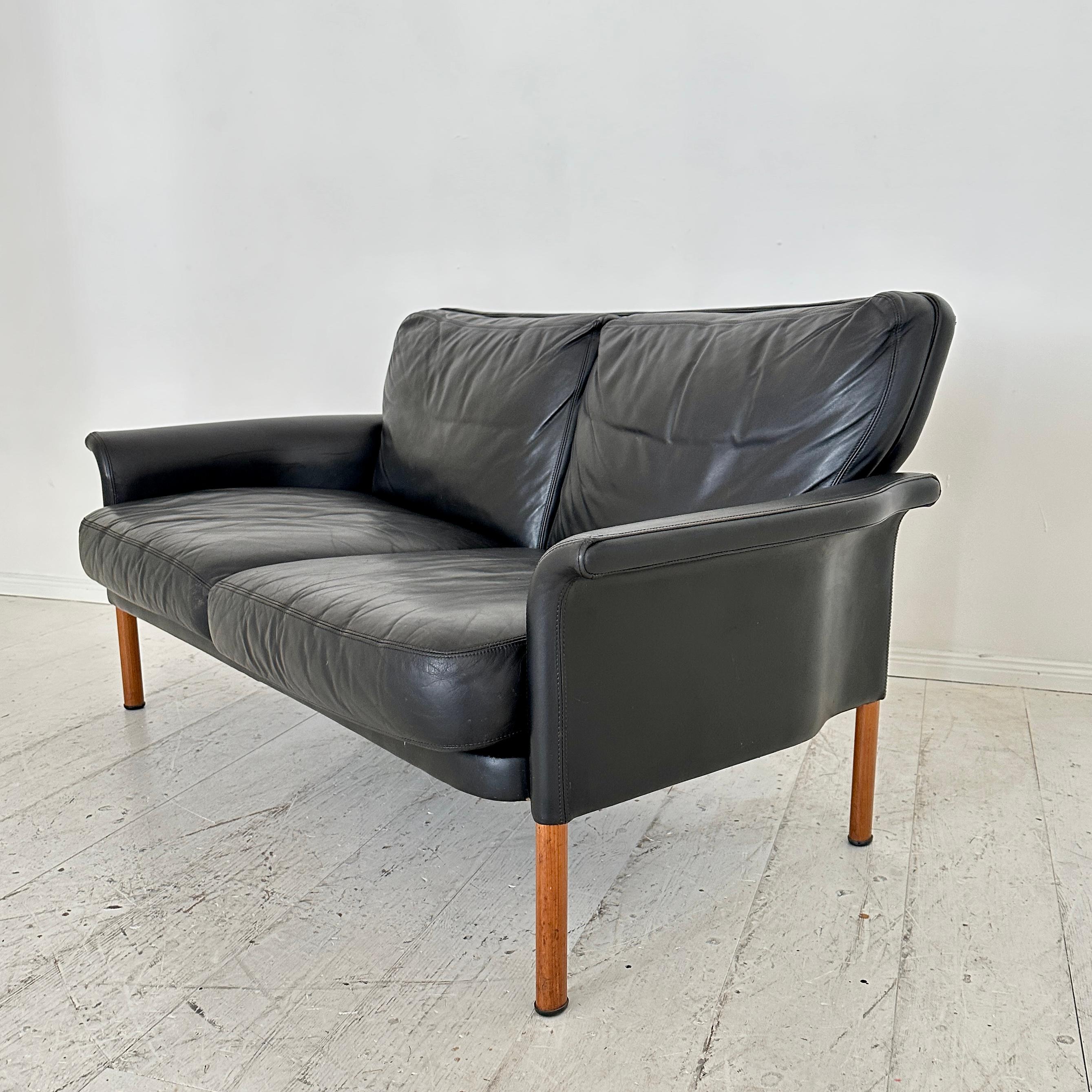 Mid Century 2-Seater Leather Sofa by Hans Olsen, Denmark, 1960s For Sale 5