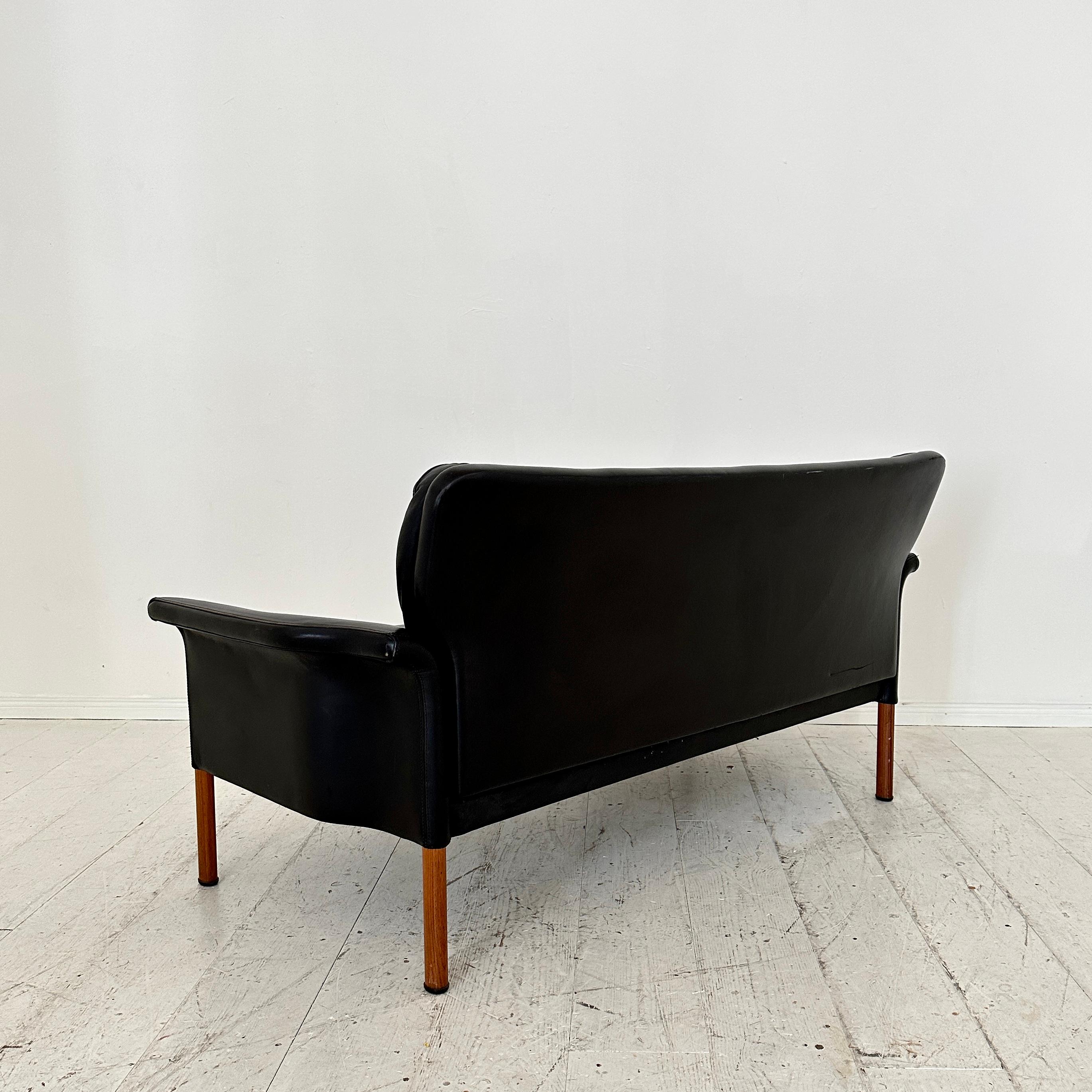 Mid Century 2-Seater Leather Sofa by Hans Olsen, Denmark, 1960s For Sale 8