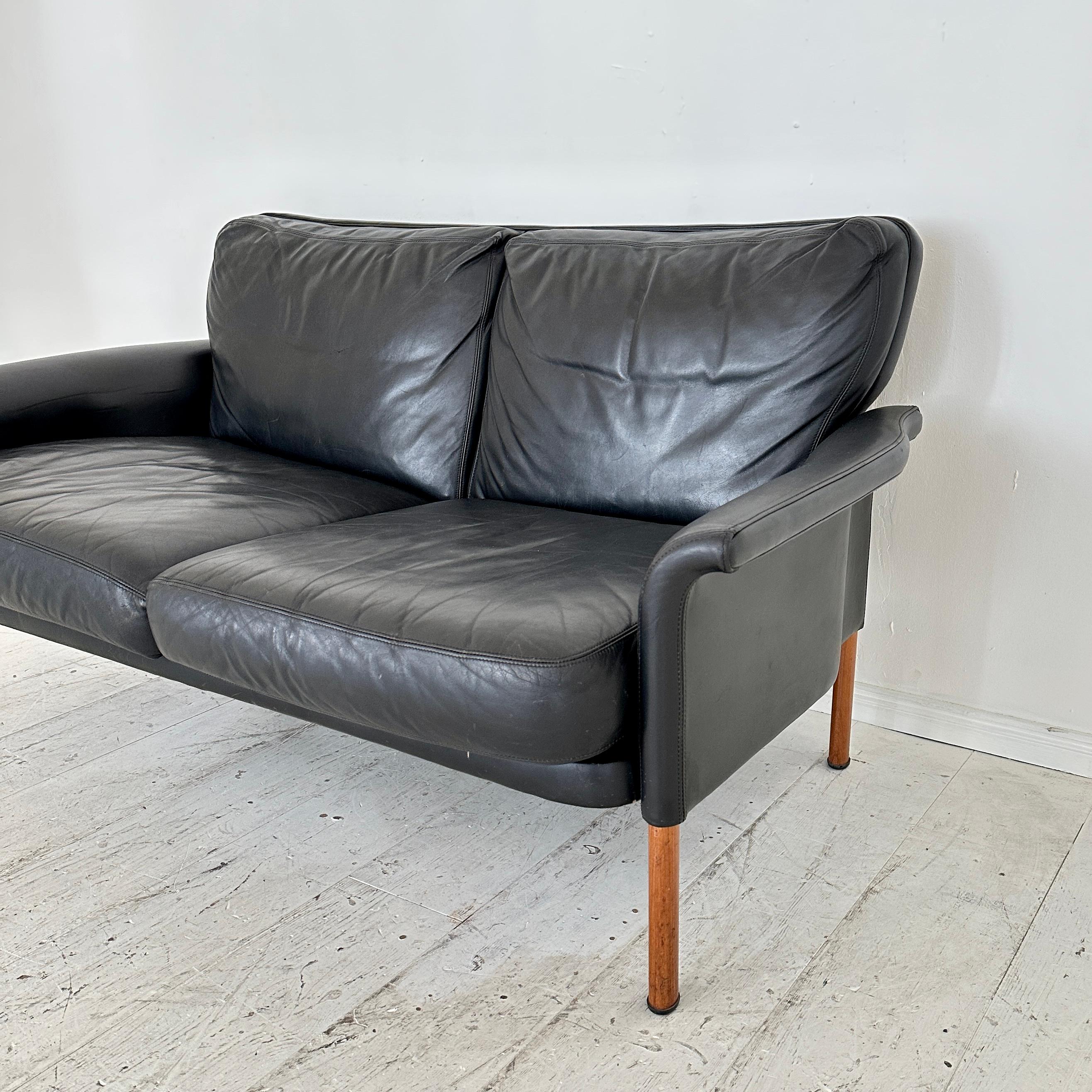 2-Sitzer-Leder-Sofa aus der Mitte des Jahrhunderts von Hans Olsen, Dänemark, 1960er Jahre (Mitte des 20. Jahrhunderts) im Angebot