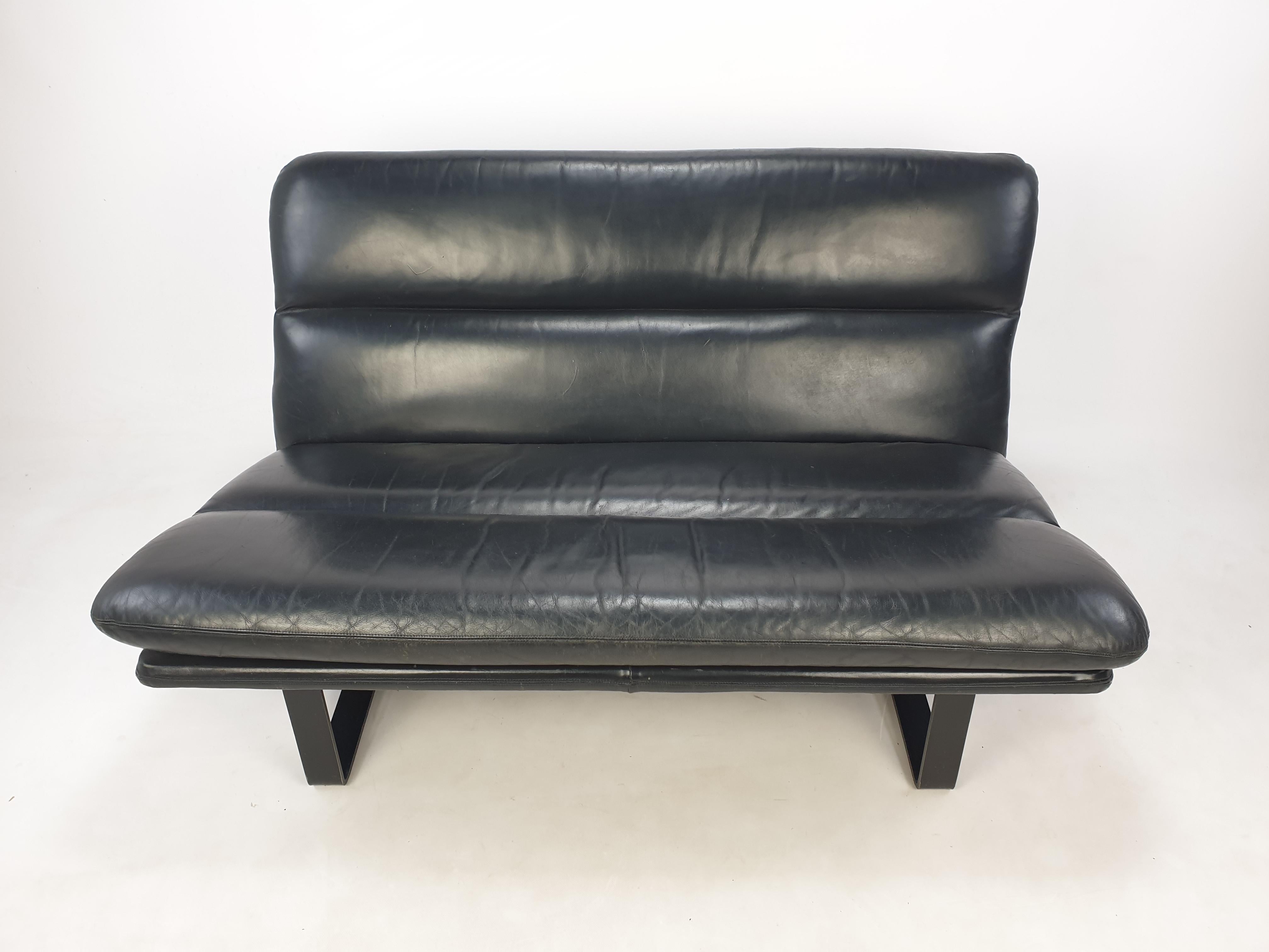 Mid-Century Modern Mid Century 2-Seater Sofa by Kho Liang Ie for Artifort, 1960s For Sale