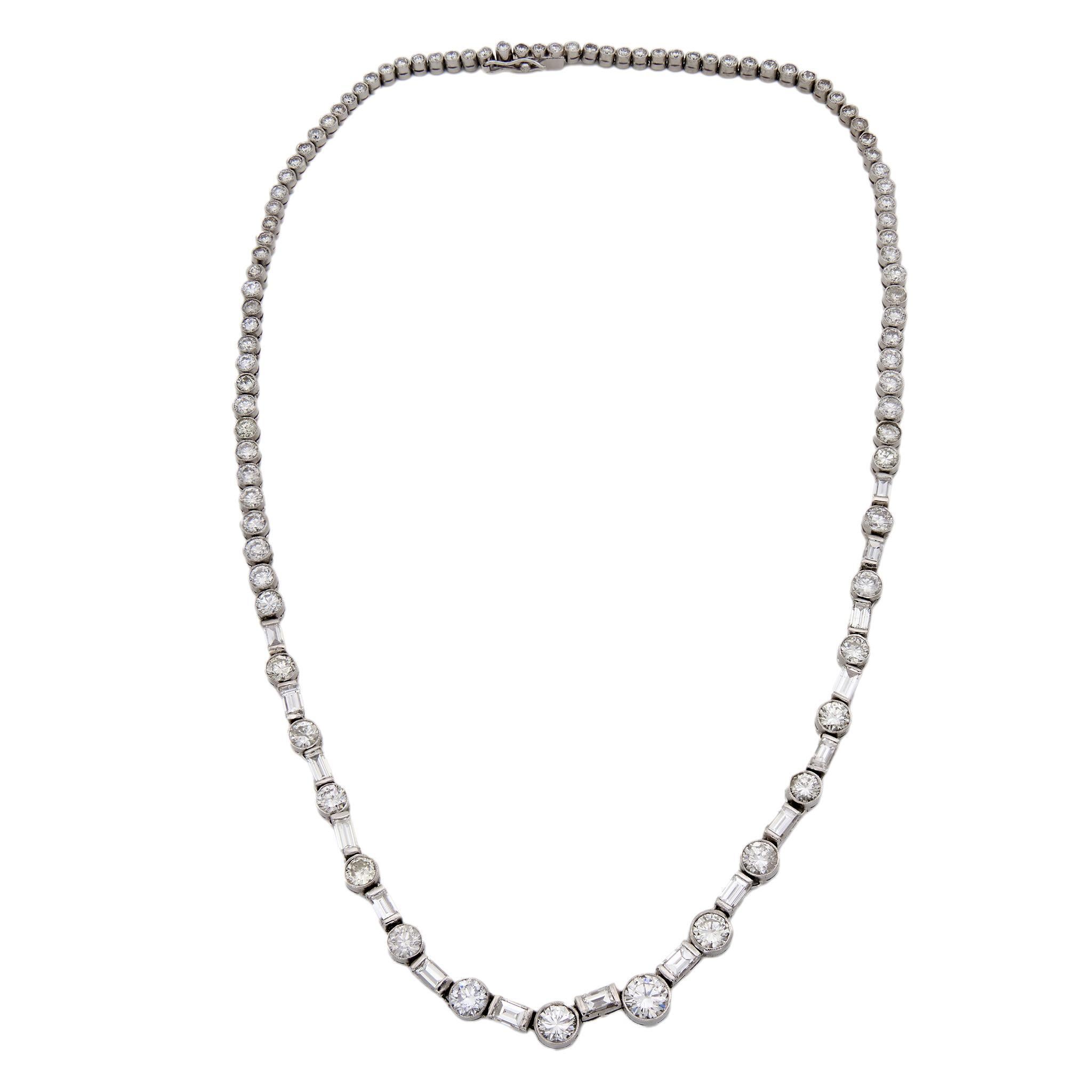 Taglio baguette Collana in platino con diamante di 20 carati di peso totale del Mid Century in vendita
