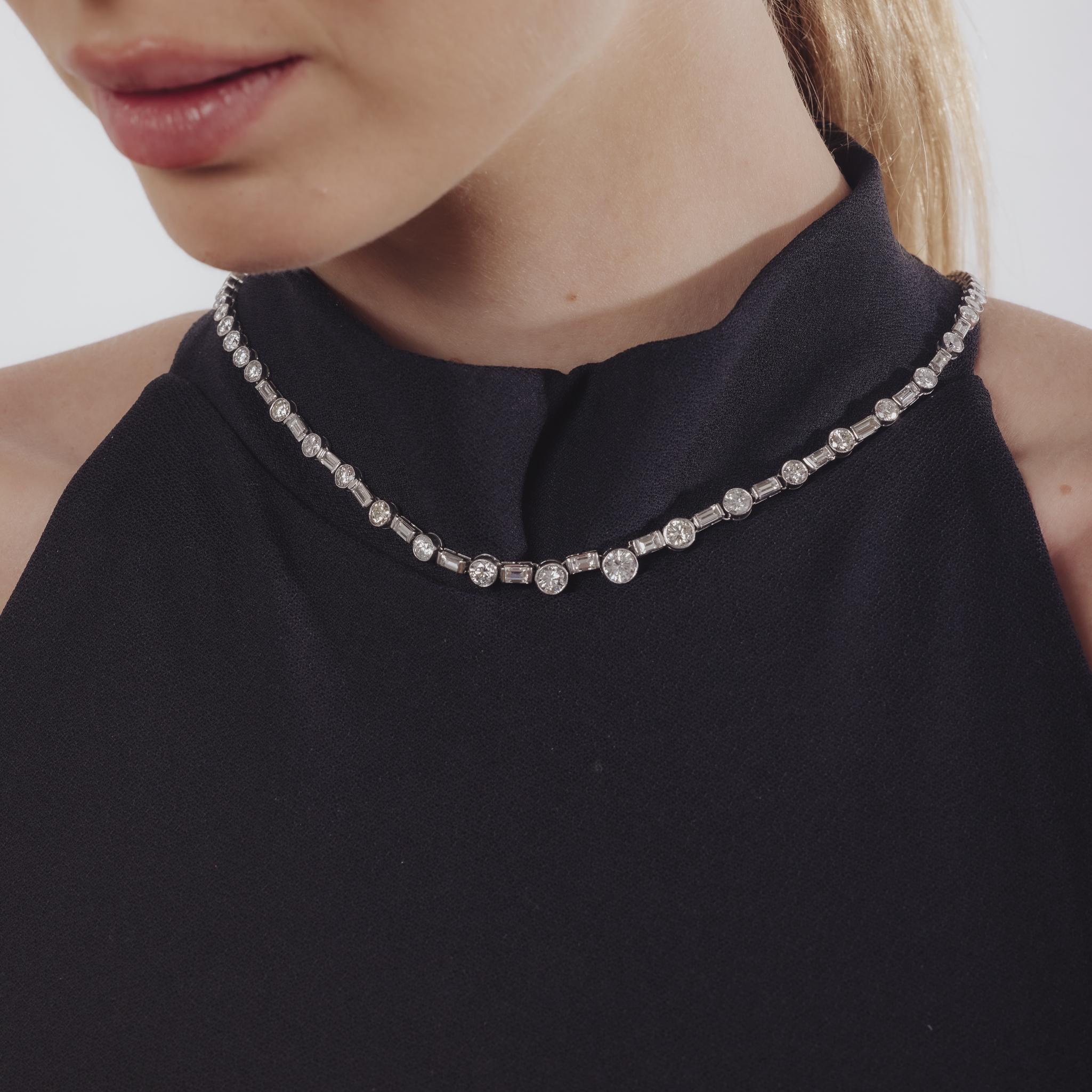 Collana in platino con diamante di 20 carati di peso totale del Mid Century In condizioni buone in vendita a Beverly Hills, CA