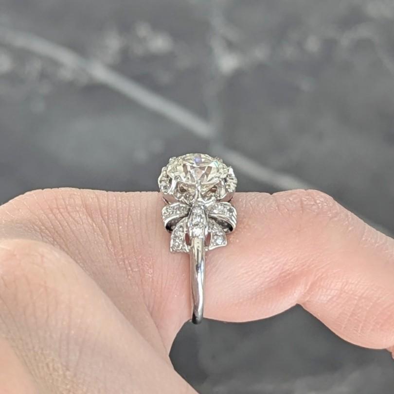 Mid-Century 2.00 CTW Diamond Platinum Vintage Bow Engagement Ring For Sale 7
