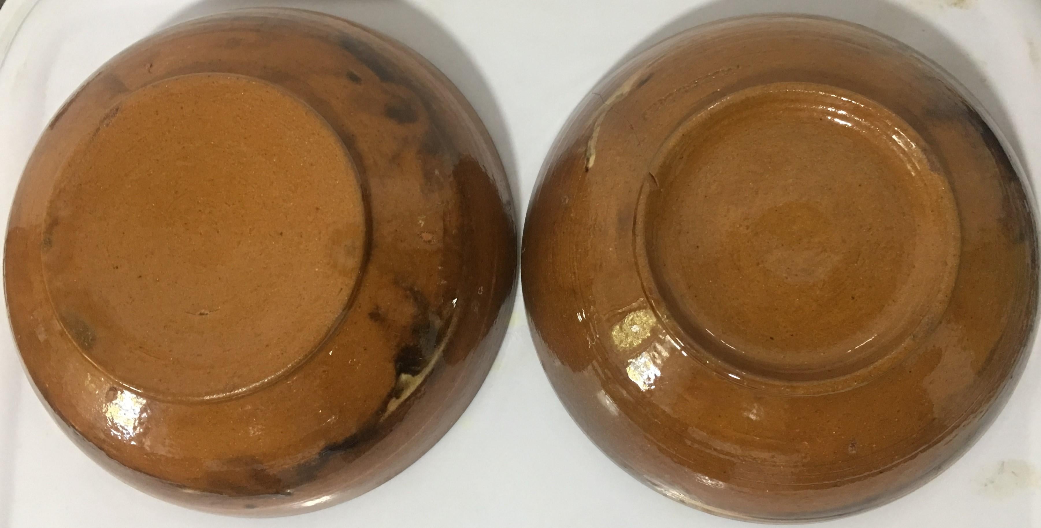 Paire de bols espagnols en terre cuite émaillée du milieu du XXe siècle, de Valence, Espagne Bon état - En vente à Miami, FL