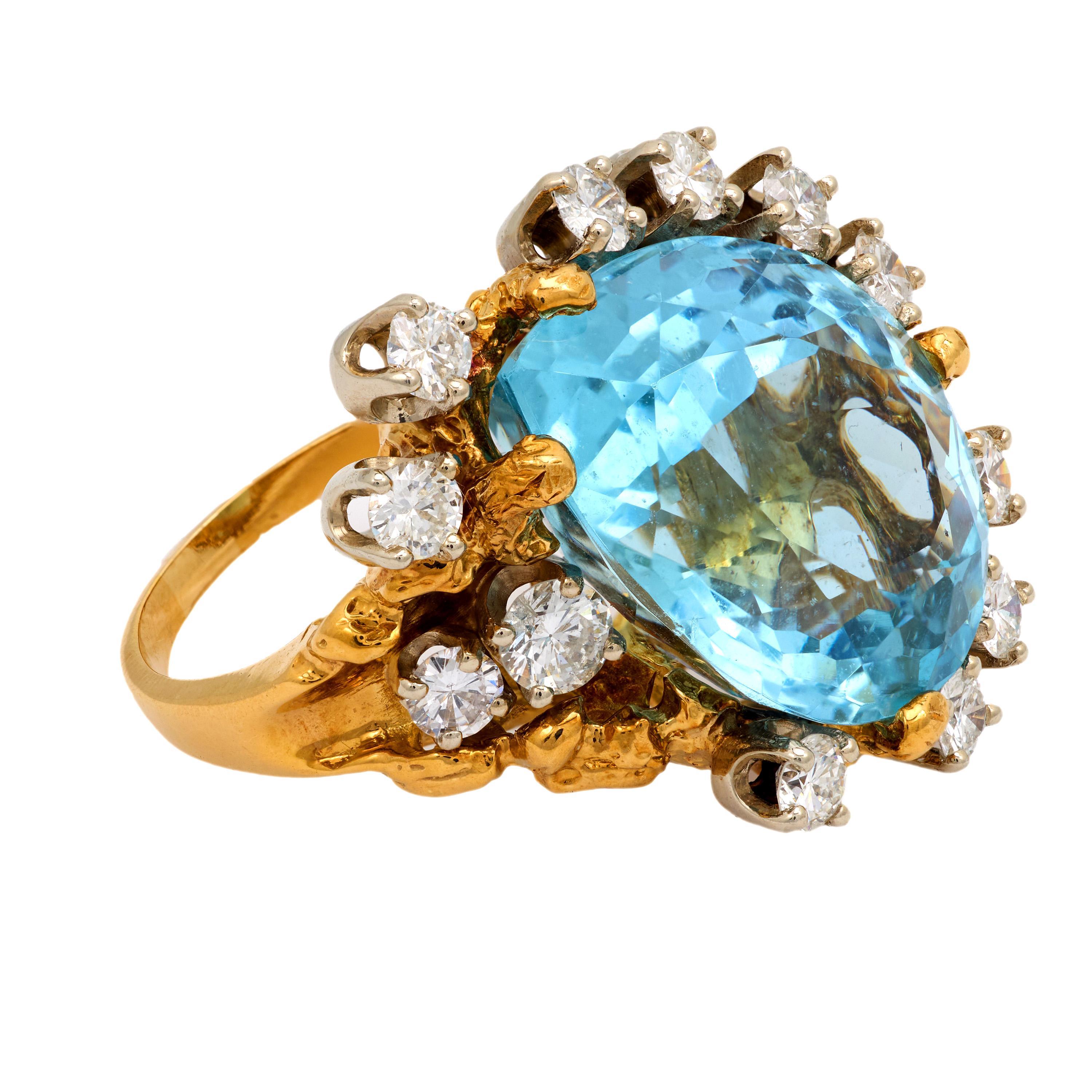 Mid Century 21 carat aquamarine diamond 18k yellow gold cocktail ring (Moderne) im Angebot