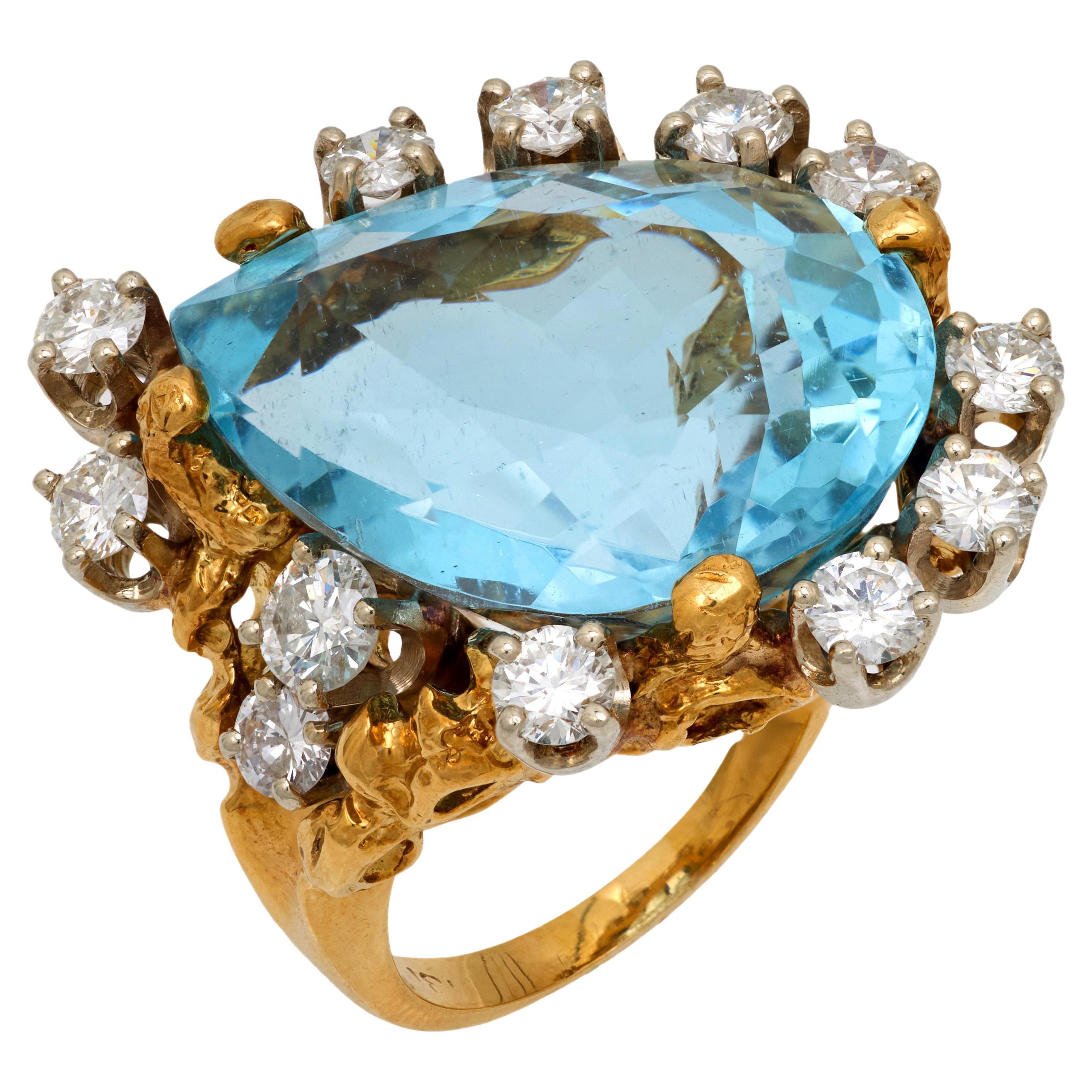 Mid Century 21 carat aquamarine diamond 18k yellow gold cocktail ring im Angebot