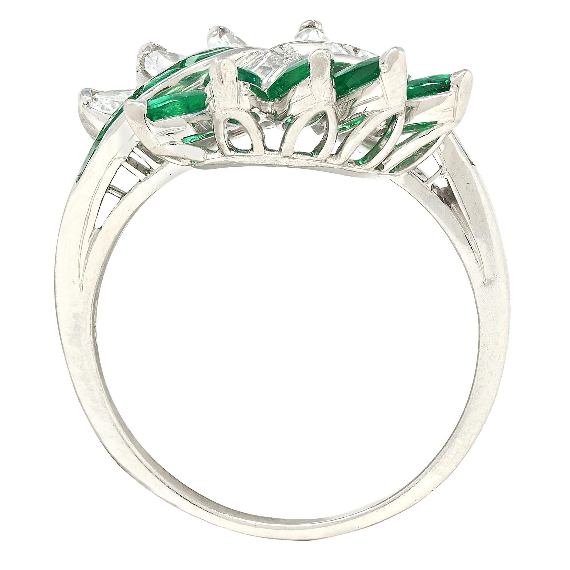 Mid-Century 2.16 CTW Smaragd Diamant Platin Vintage Fanning Bypass Ring für Damen oder Herren im Angebot