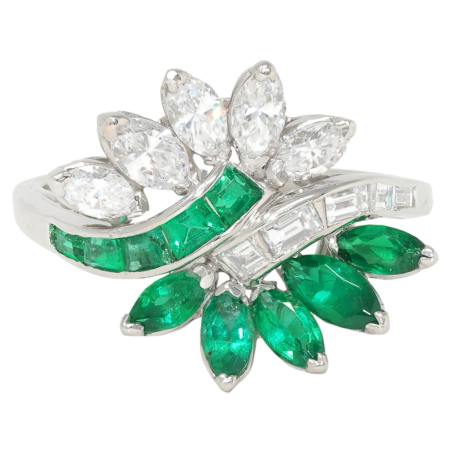 Mid-Century 2.16 CTW Smaragd Diamant Platin Vintage Fanning Bypass Ring im Angebot 2