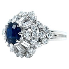 Vintage Mid Century 2.17 Carats Sri Lanka Sapphire 4.80 Carat Diamonds Platinum Ring