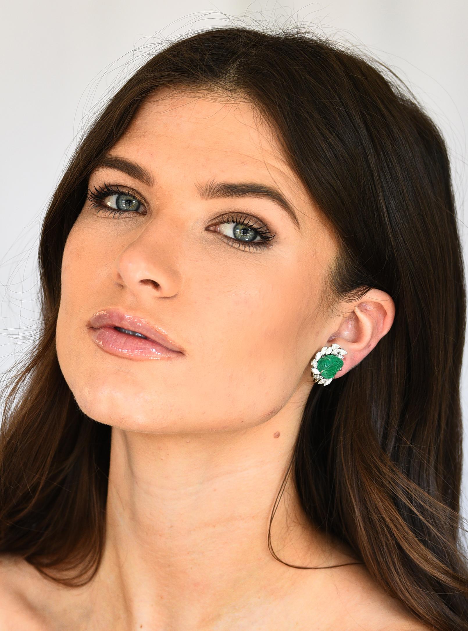 Mid-Century 21.90 Carats Mughal Carved Emerald Diamond Pearl Platinum Earrings 7