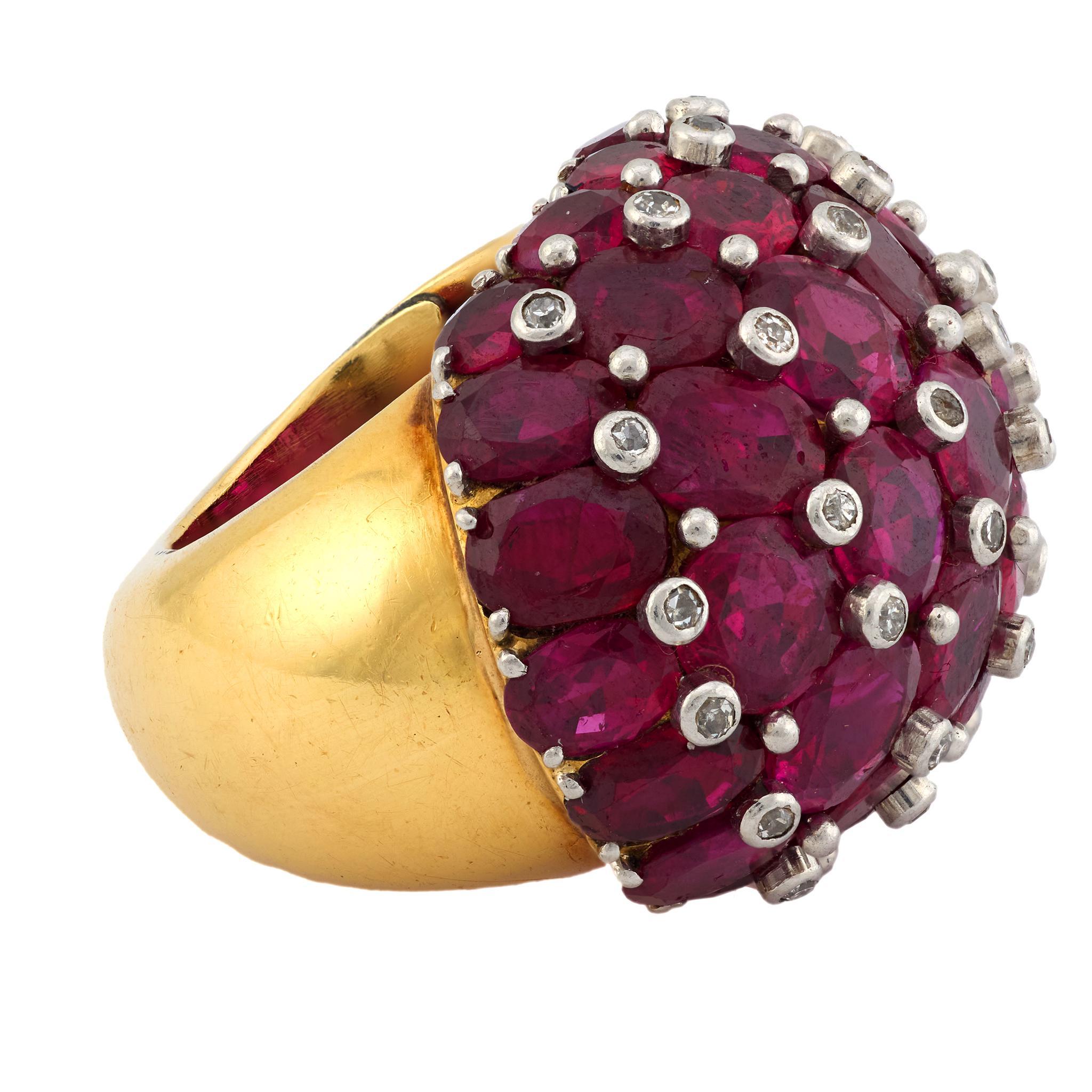 Oval Cut Mid Century 22 carat total weight ruby diamond 18k yellow gold cocktail ring For Sale