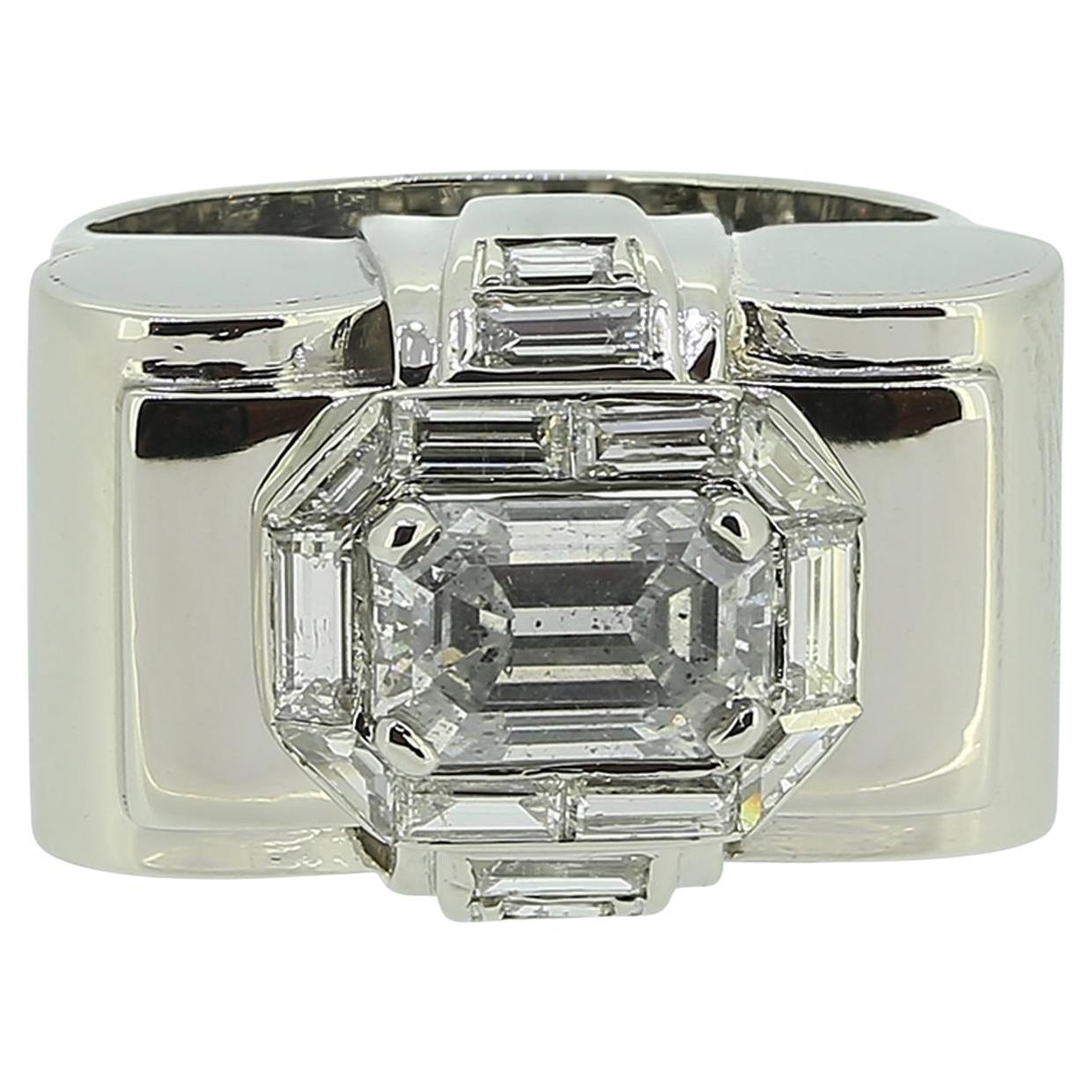 Anillo de diamantes talla esmeralda de 2,20 quilates de mediados de siglo en venta