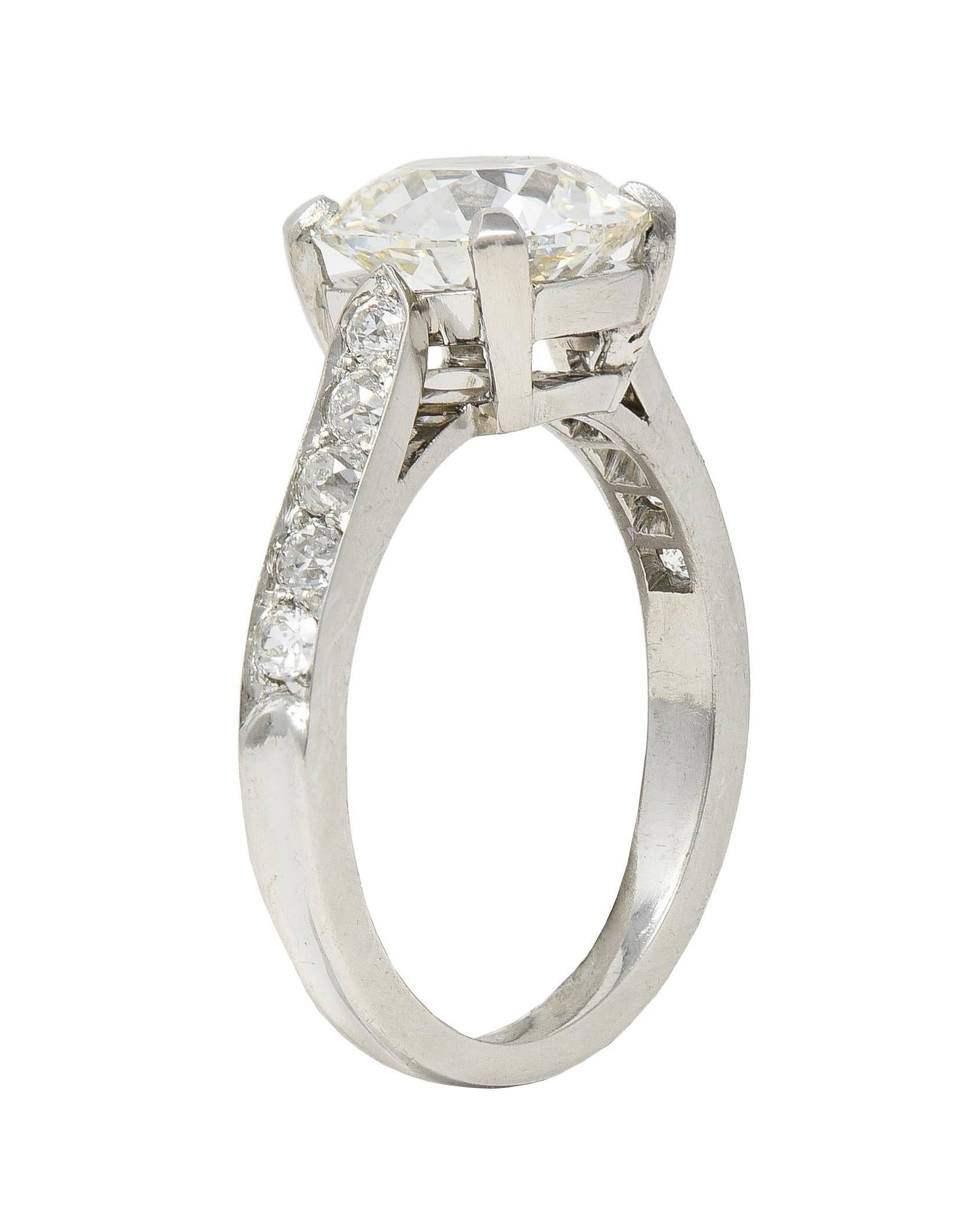 Mid-Century 2,33 CTW Old Mine Diamant Platin Vintage Verlobungsring GIA im Zustand „Hervorragend“ im Angebot in Philadelphia, PA