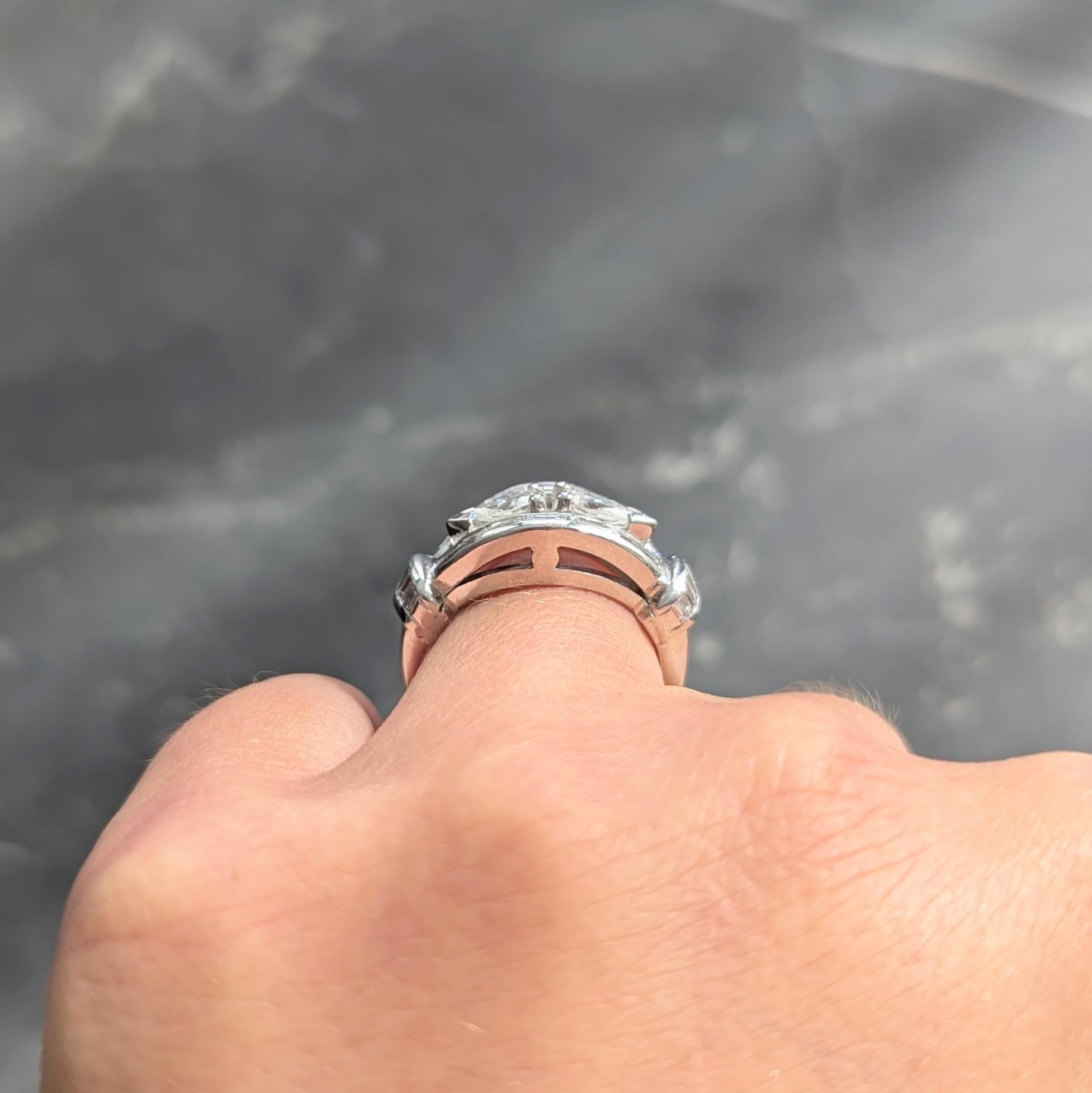 Bague du milieu du siècle en platine avec 2,35 diamants CTW Vintage Bombé en vente 1