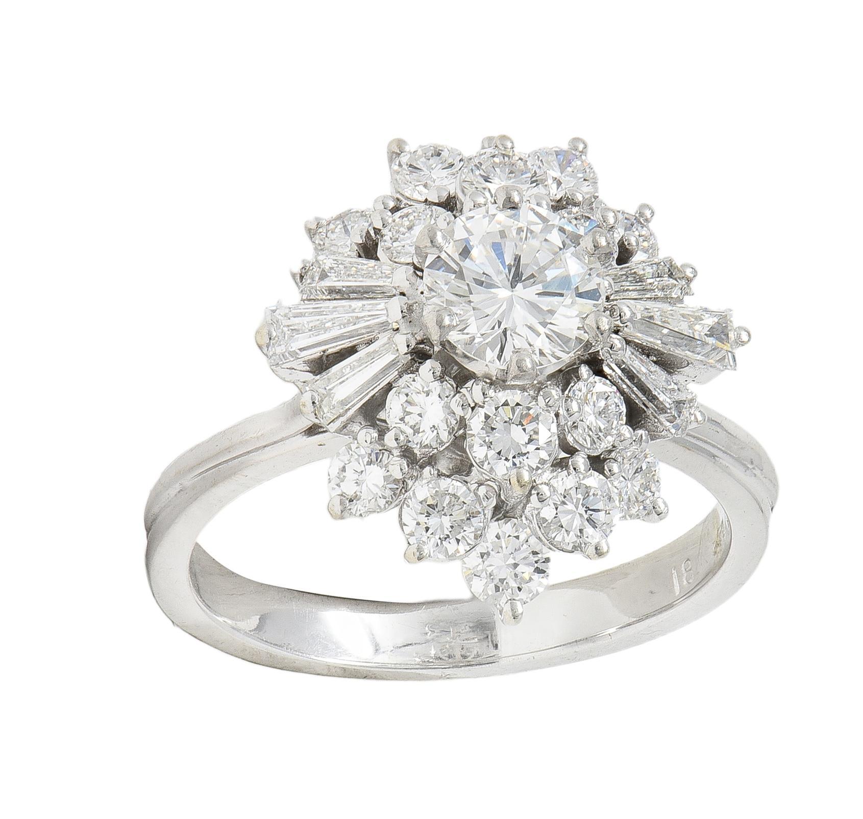Mid-Century 2.37 CTW Diamant 18 Karat Weißgold Vintage Cluster Ring im Angebot 2