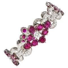 Bracelet ligne vintage du milieu du siècle, 27,62 carats poids total, rubis, diamants et grappe de platine