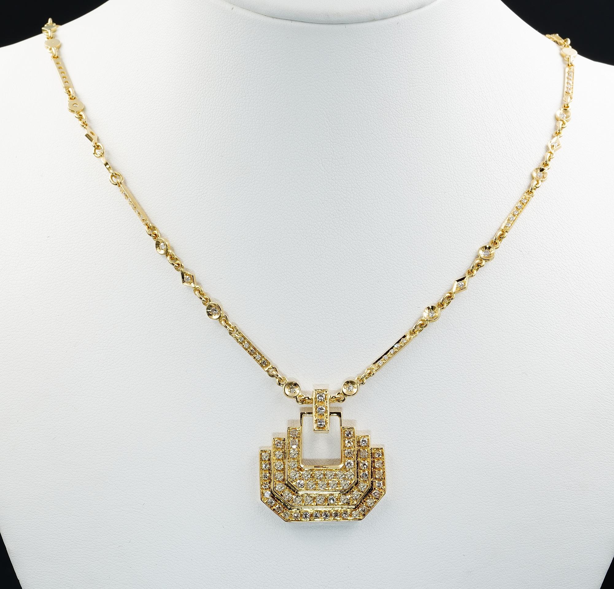 Timeless  vintage Jewellery
This beautiful Diamond necklace is hand fabricated in rich 18K yellow gold, signed by Mario Fontana 1960 ca
Comprising a large Diamond pendant of striking geometry presented with a dedicated multi-link chain highlighted