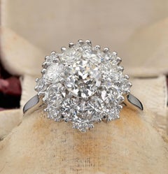 Mid-Century 2.95 CT Diamond Daisy 18 Kt Sparkly Ring