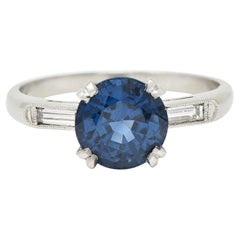 Mitte des Jahrhunderts 2,96 Karat unbehandelter Saphir Diamant Platin Ring mit drei Steinen GIA