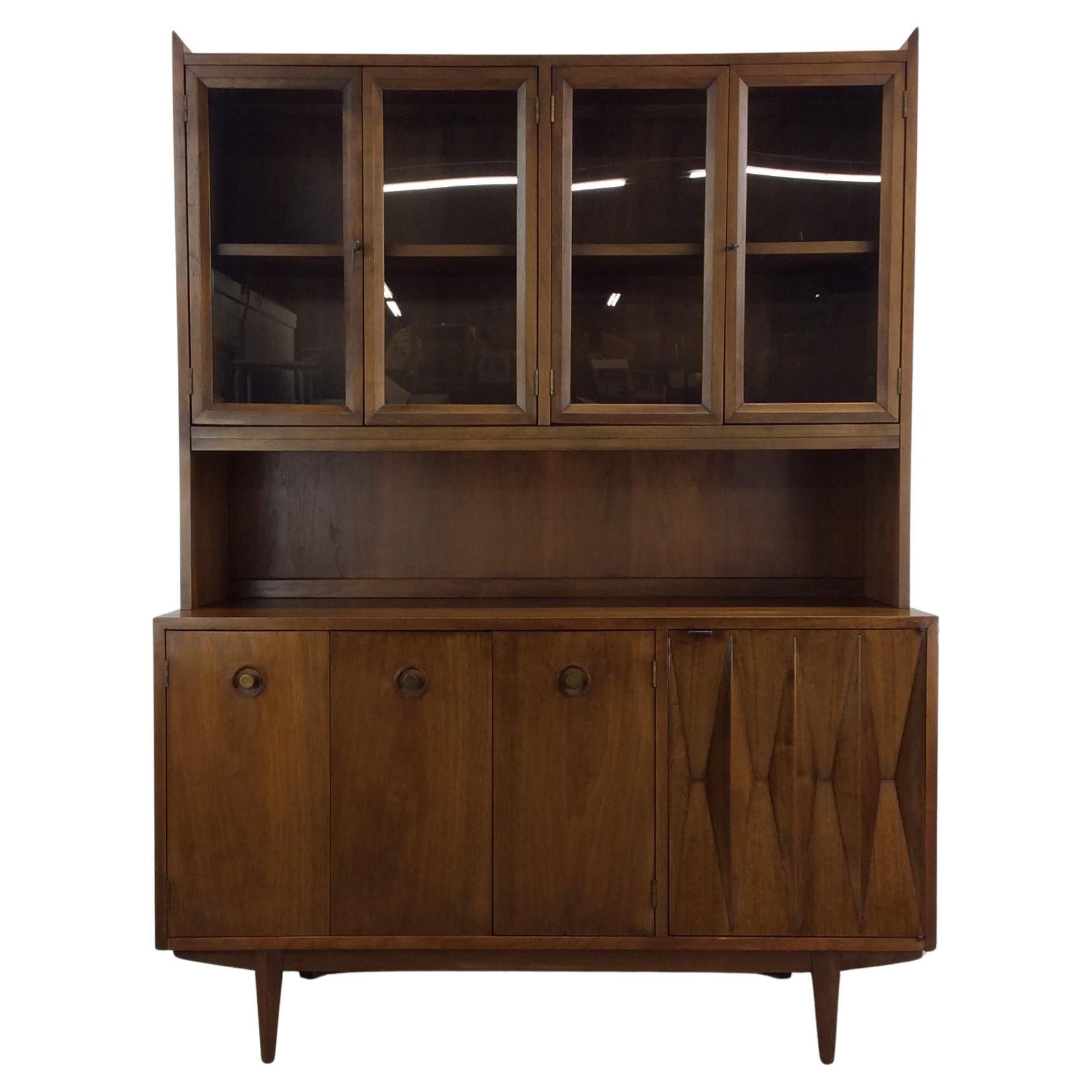 Mid Century 2pc China Cabinet von Albert Parvin für American of Martinsville