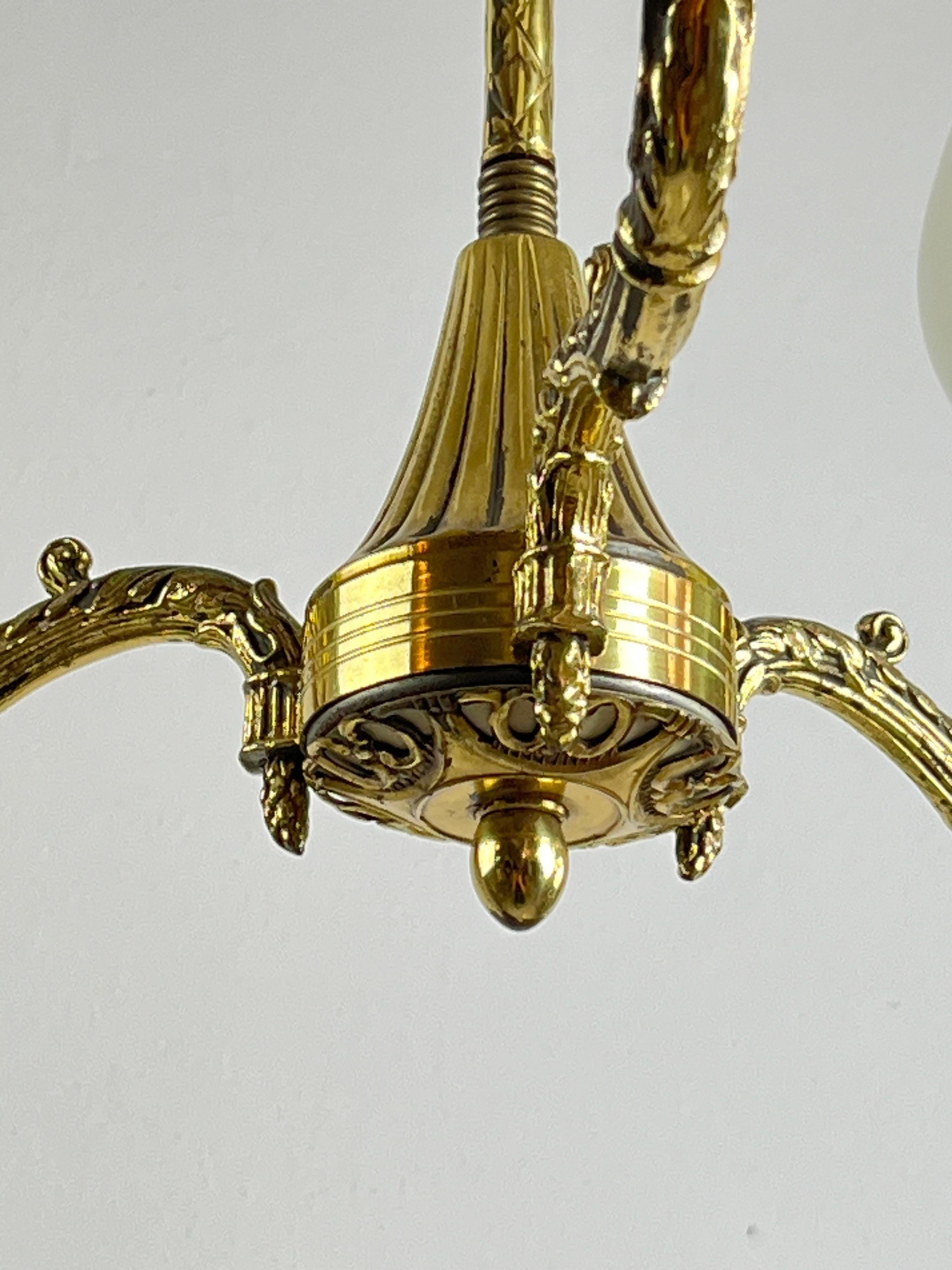 Italian Mid-Century 3-Light Brass And Glass Chandelier  Attributed To Stilnovo 1950s For Sale