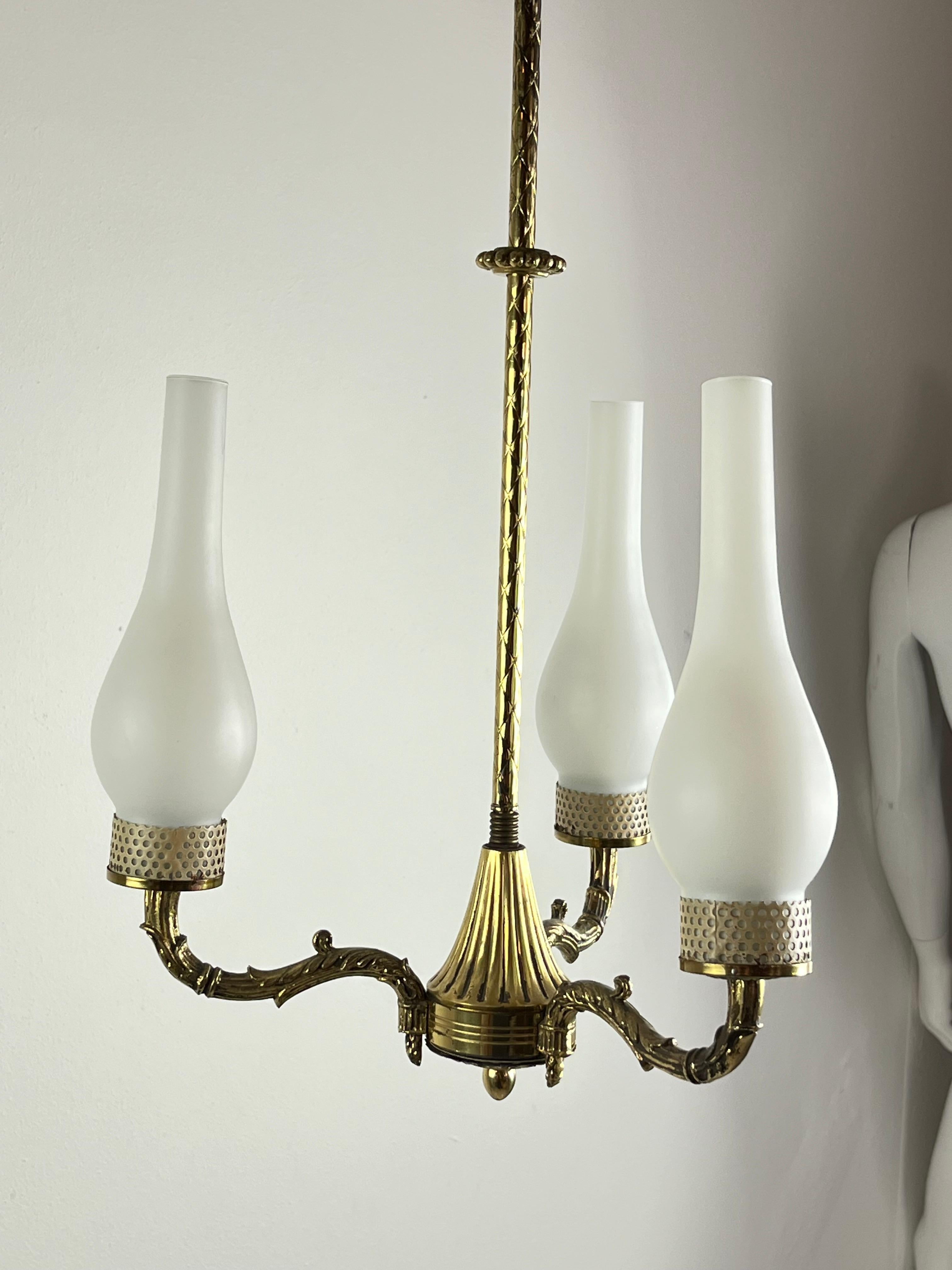 Mid-Century 3-Light Brass And Glass Chandelier  Attributed To Stilnovo 1950s For Sale 1