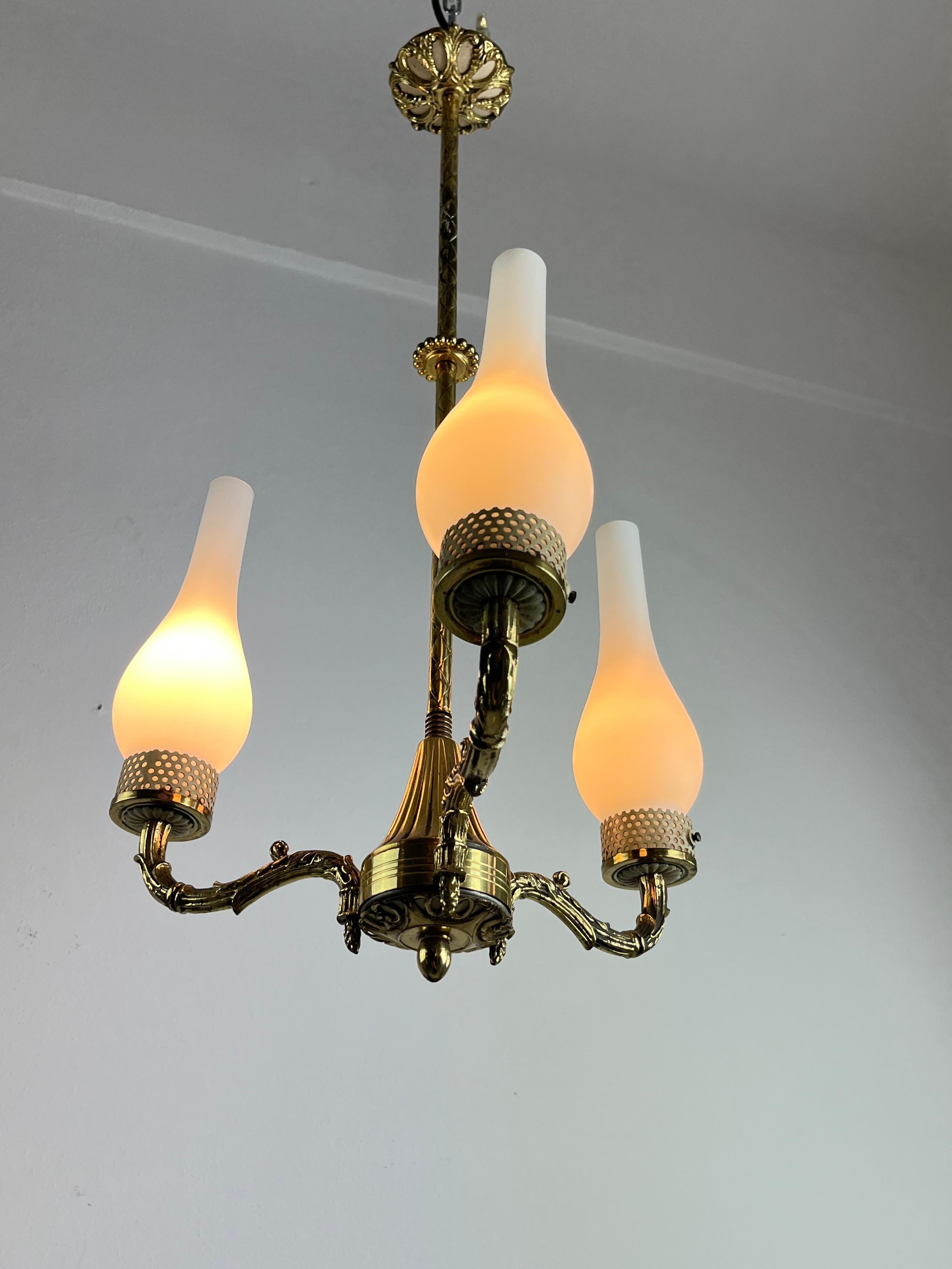 Mid-Century 3-Light Brass And Glass Chandelier  Attributed To Stilnovo 1950s For Sale 2