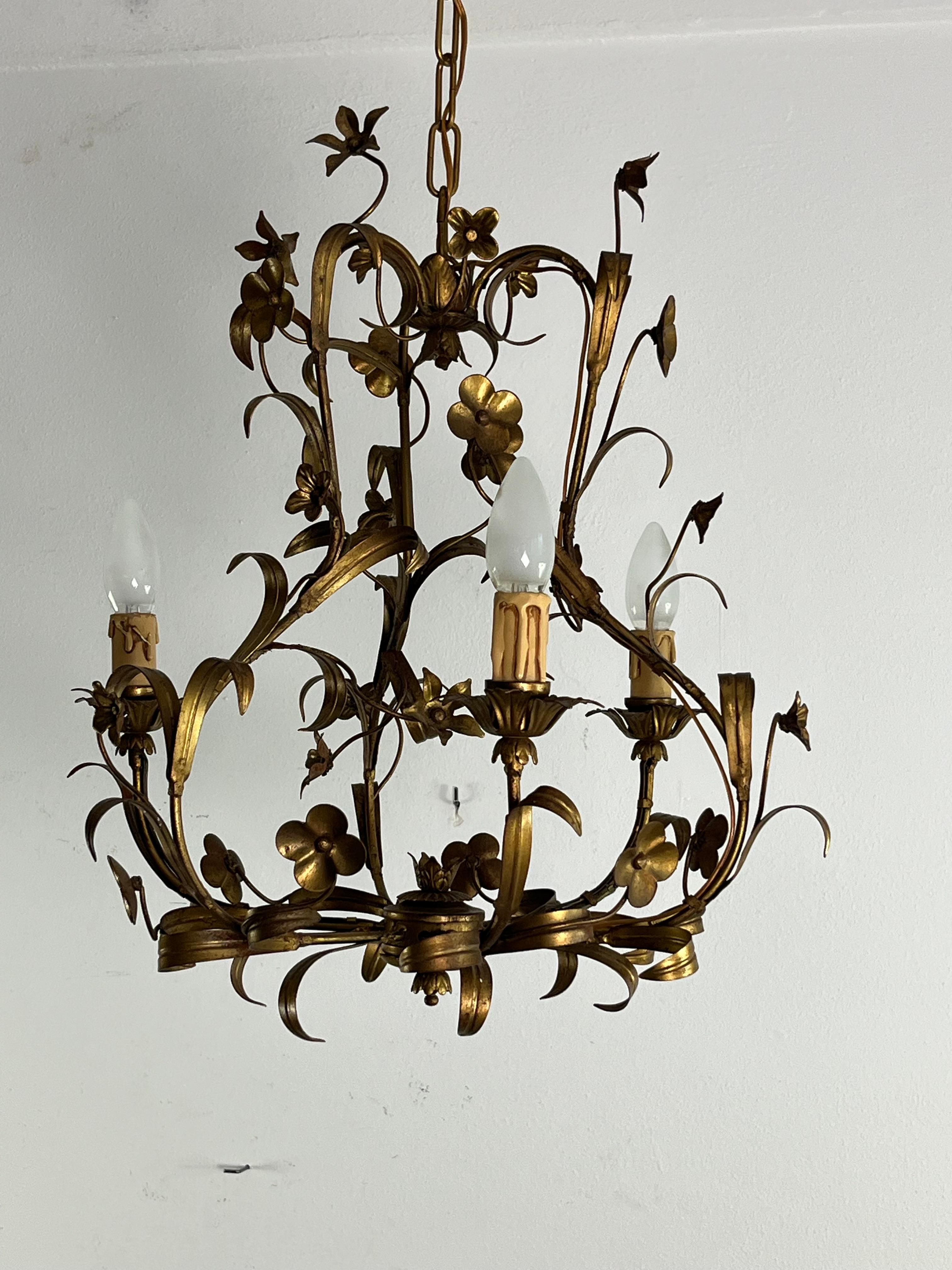 Metà XX secolo Lampadario a 3 luci in ferro battuto di metà secolo, Made in Italy 1960 in vendita