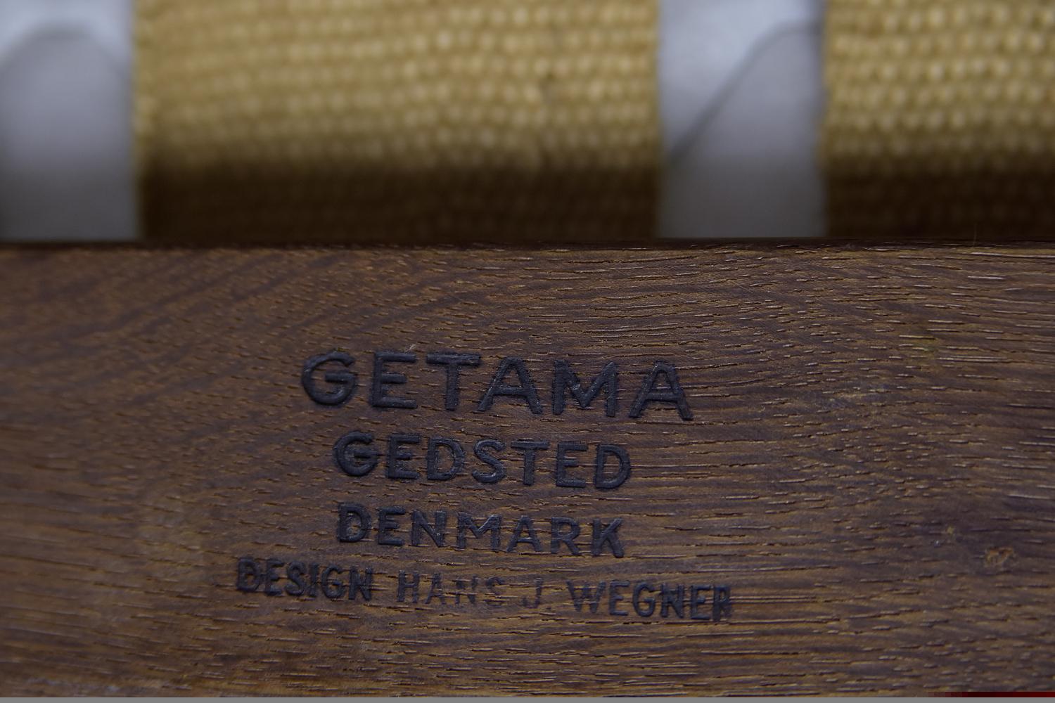 Canapé 3 places et fauteuil du milieu du siècle dernier de Hans J. Wegner pour Getama, années 1960, lot de 2 en vente 13