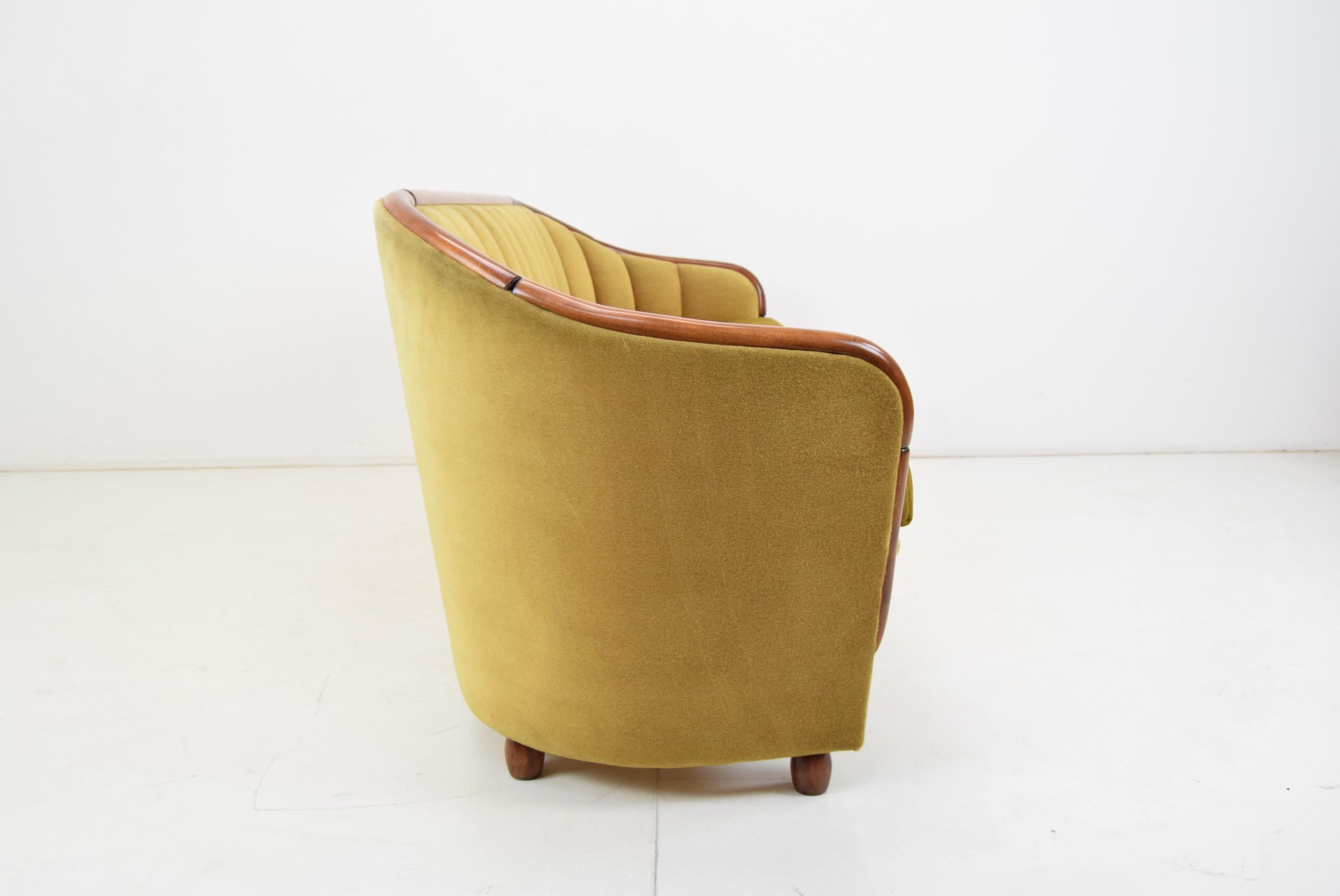 Mid-Century 3-Seat Sofa in the Style of Gio Ponti, 1950's 2