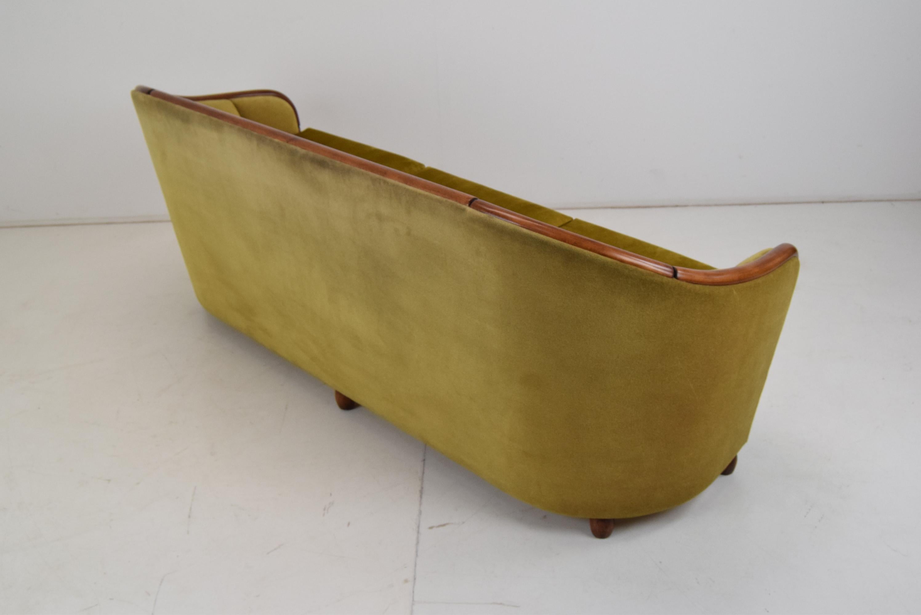 Mid-Century 3-Seat Sofa in the Style of Gio Ponti, 1950's 4