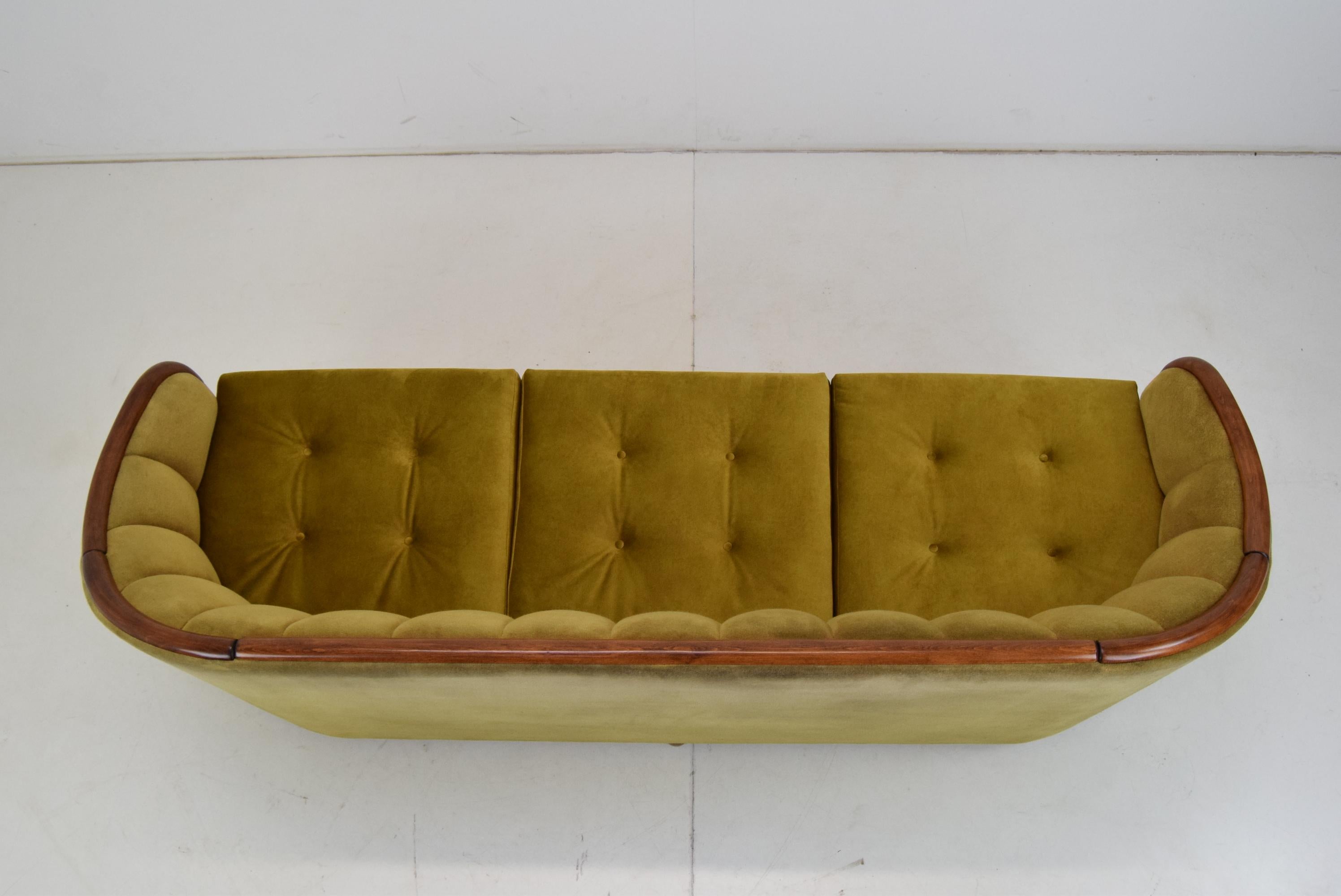Mid-Century 3-Seat Sofa in the Style of Gio Ponti, 1950's 5