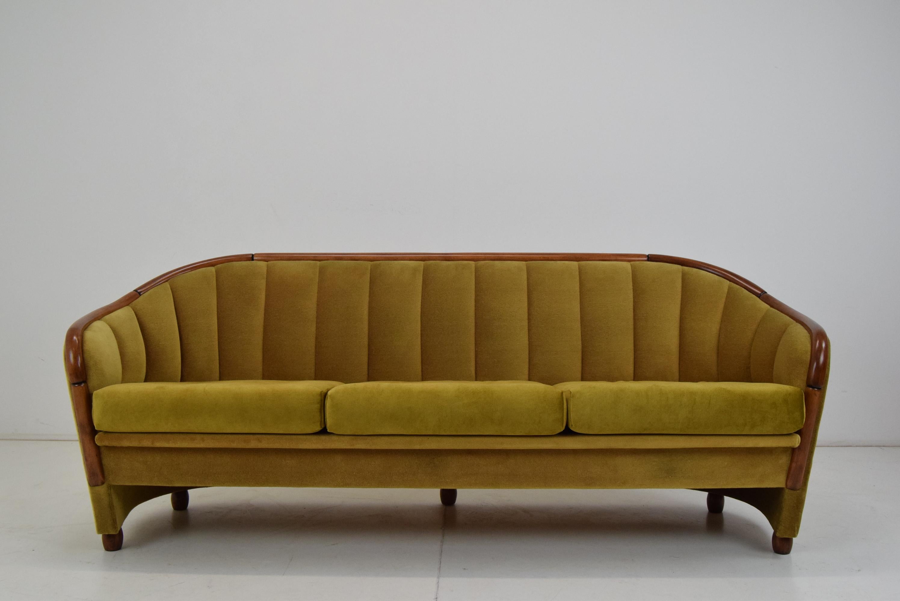 Mid-Century 3-Seat Sofa in the Style of Gio Ponti, 1950's 12
